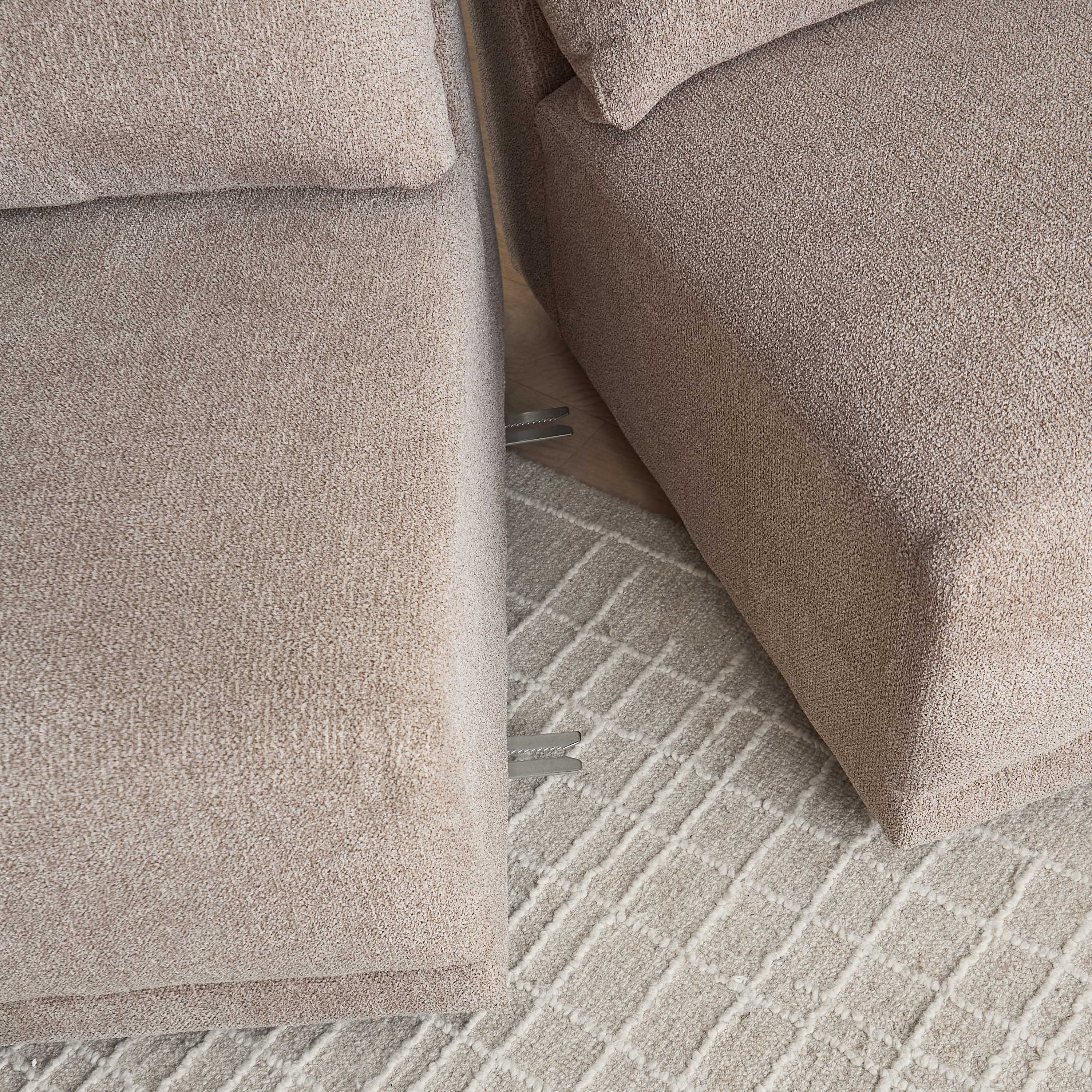 كرسي يمين قماشي بمساند ذراعين من فليكسا-hbxlivingroom-sofasandarmchairs-modularsofas-image-7