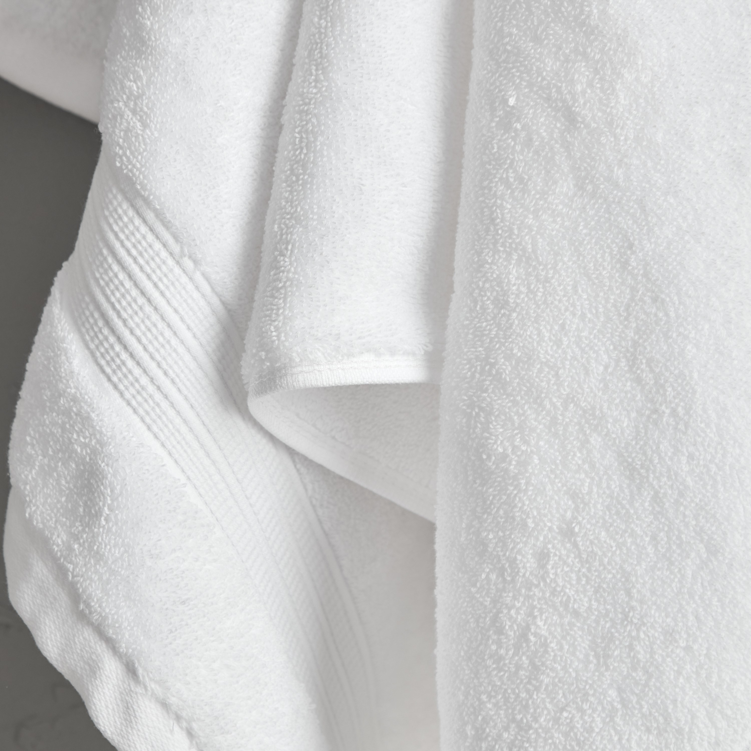 منشفة يد مقاومة للبهتان من إير ريتش - 50x90 سم-hbxbathroom-bathroomtextiles-image-3