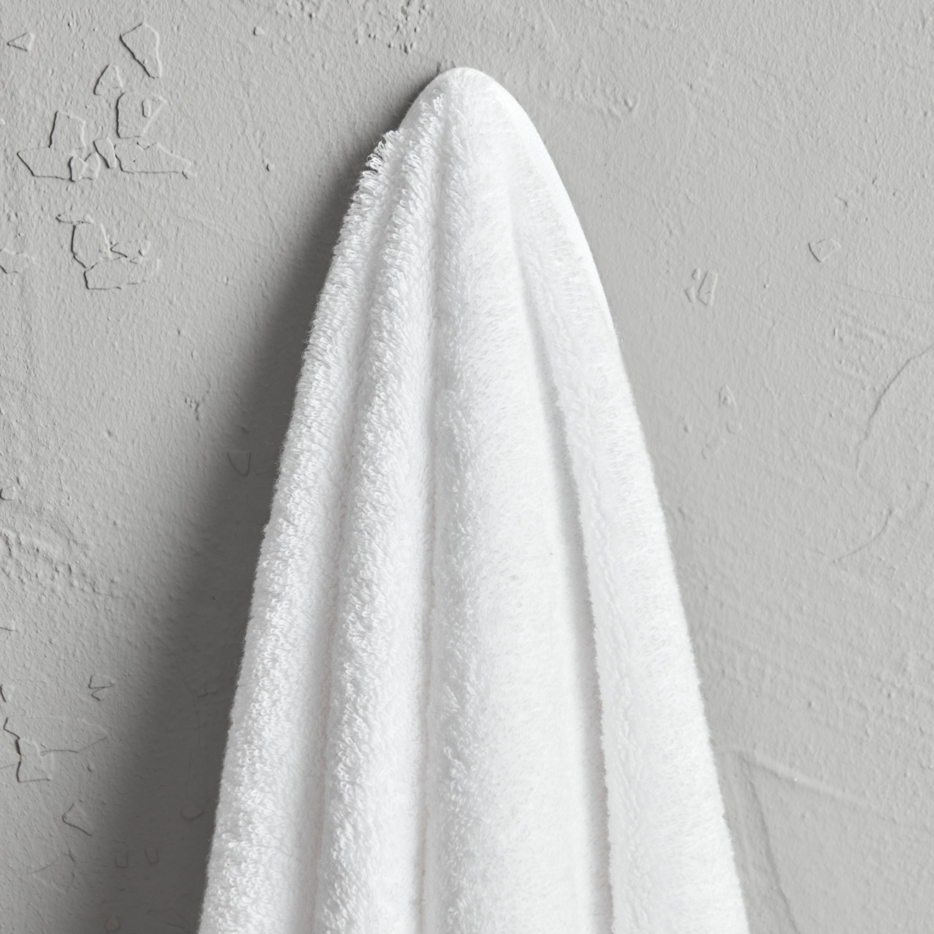 Air Rich Fade Resistant Bath Towel - 70x140 cm-hbxbathroom-bathroomtextiles-image-2