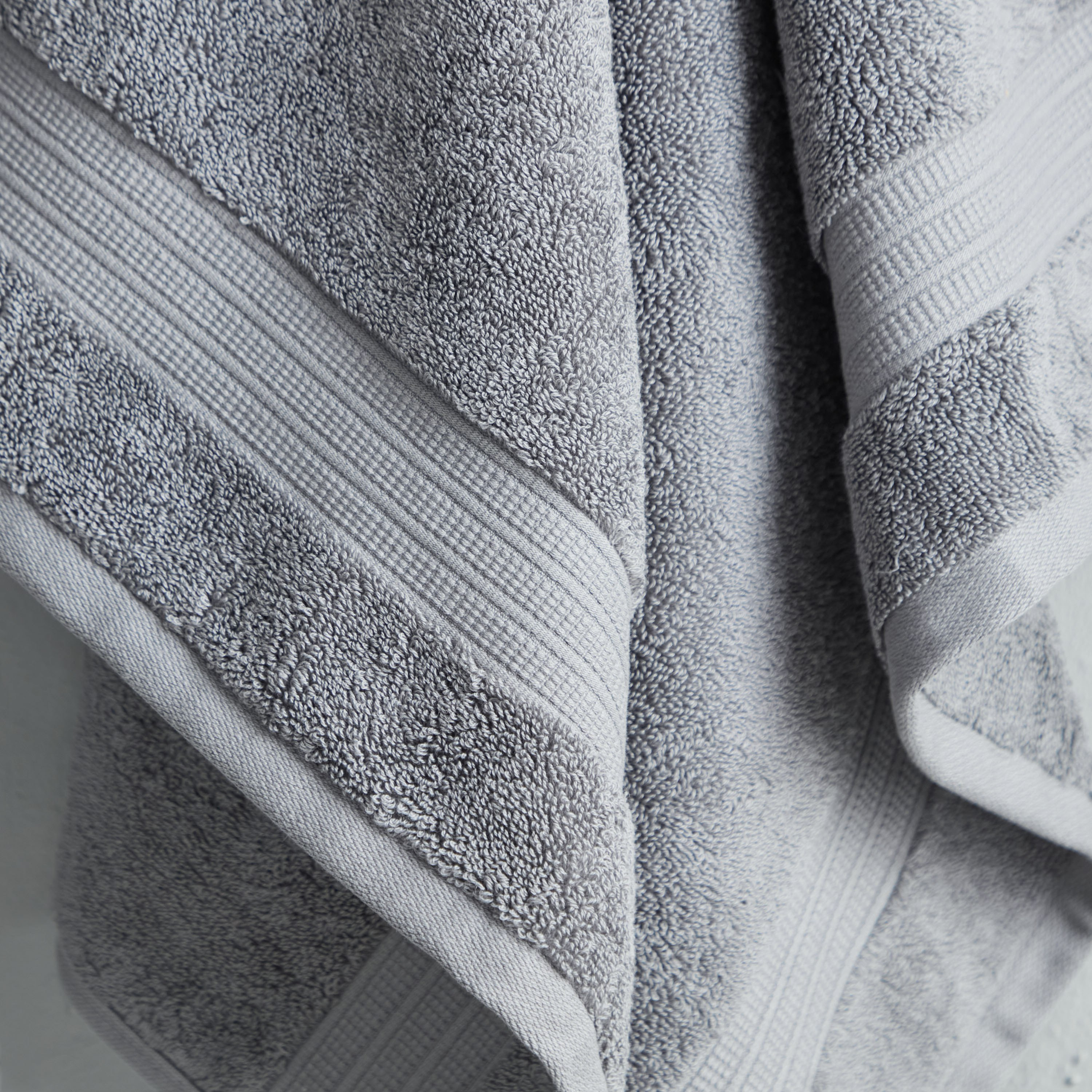 منشفة يد مقاومة للبهتان من إير ريتش - 50x90 سم-hbxbathroom-bathroomtextiles-image-3