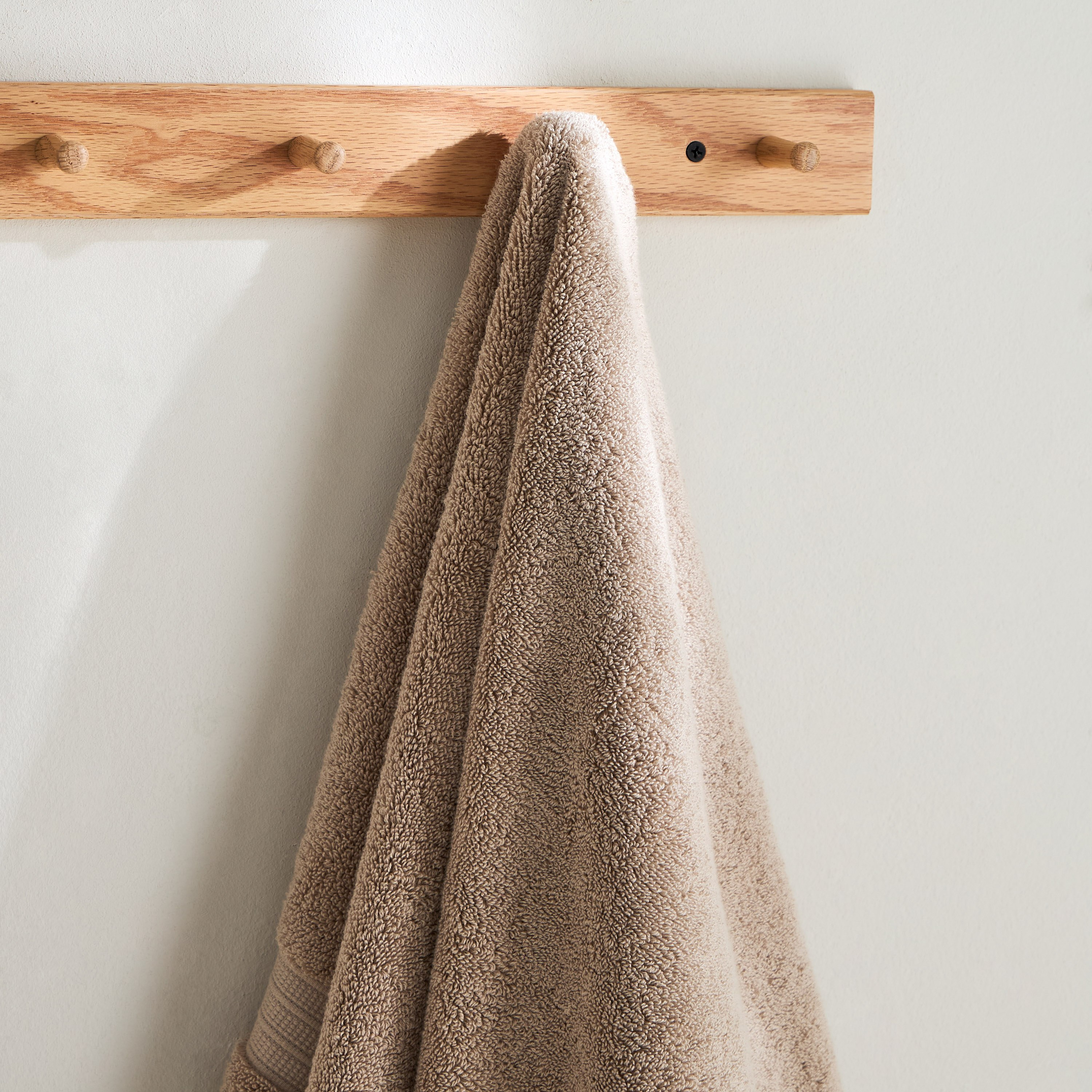 منشفة يد مقاومة للبهتان من إير ريتش - 50x90 سم-hbxbathroom-bathroomtextiles-image-2