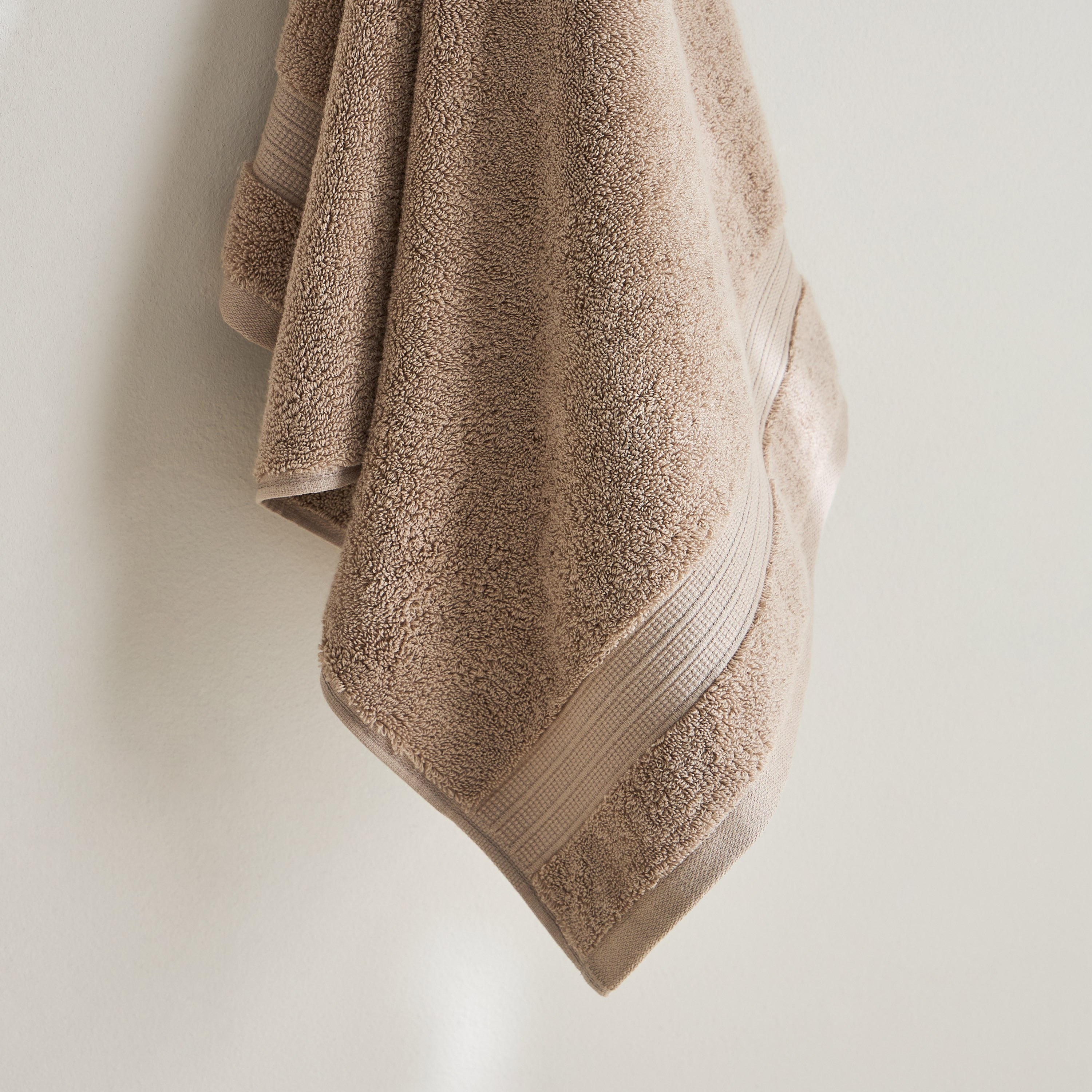 منشفة يد مقاومة للبهتان من إير ريتش - 50x90 سم-hbxbathroom-bathroomtextiles-image-3