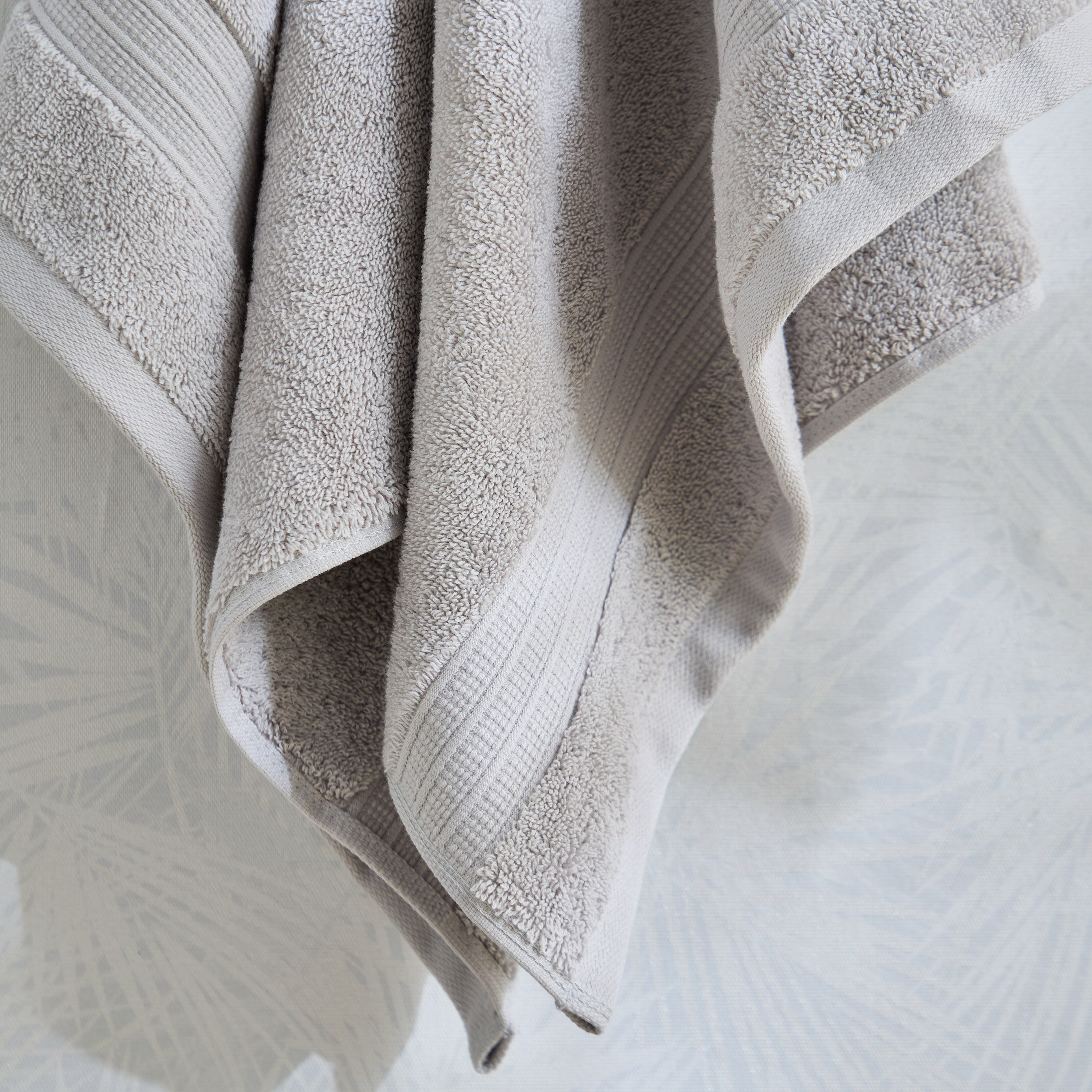 Air Rich Fade Resistant Hand Towel - 50x90 cm-hbxbathroom-bathroomtextiles-image-3