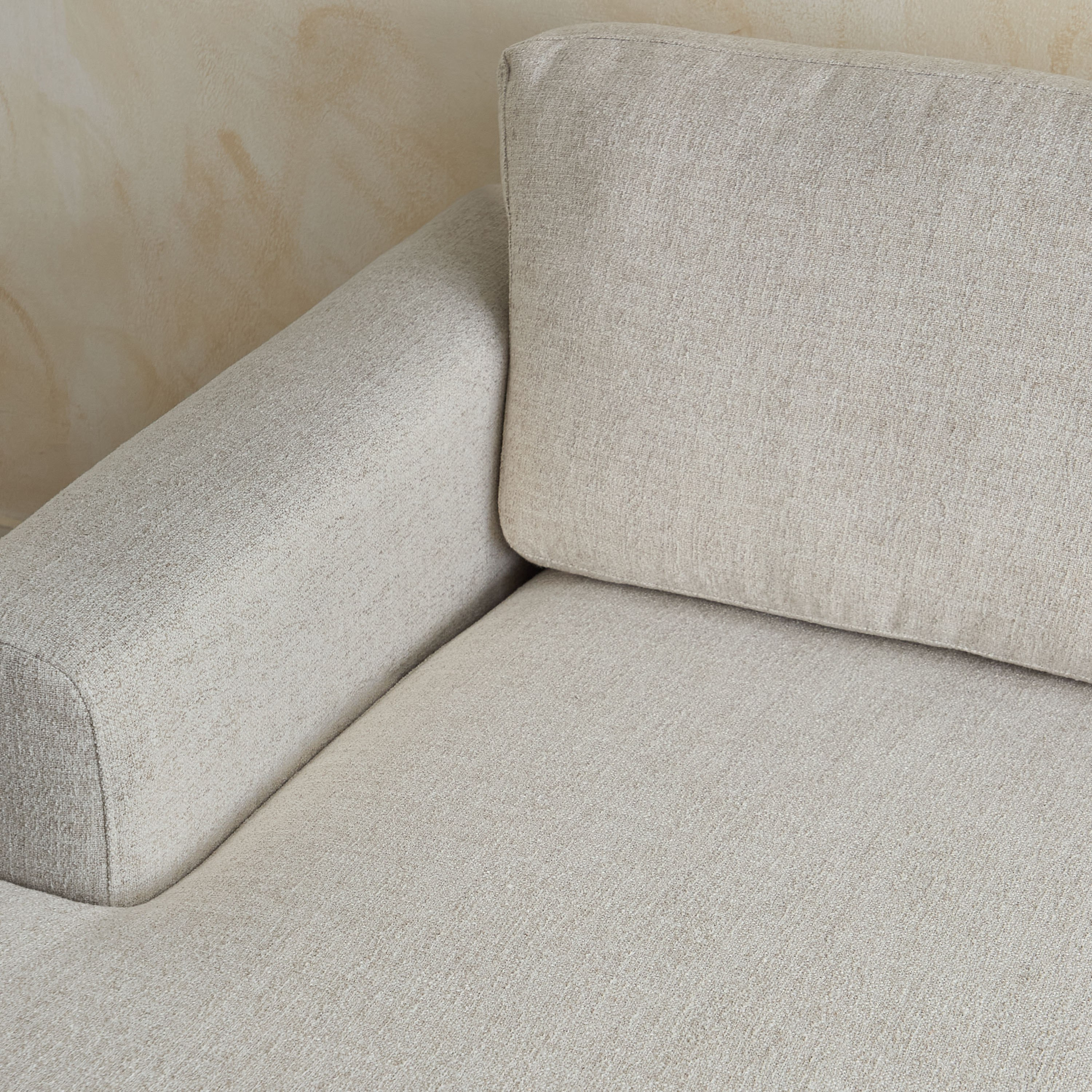 كرسي استرخاء قماش بذراع أيسر نكست من إموديولار-hbxlivingroom-sofasandarmchairs-modularsofas-image-4