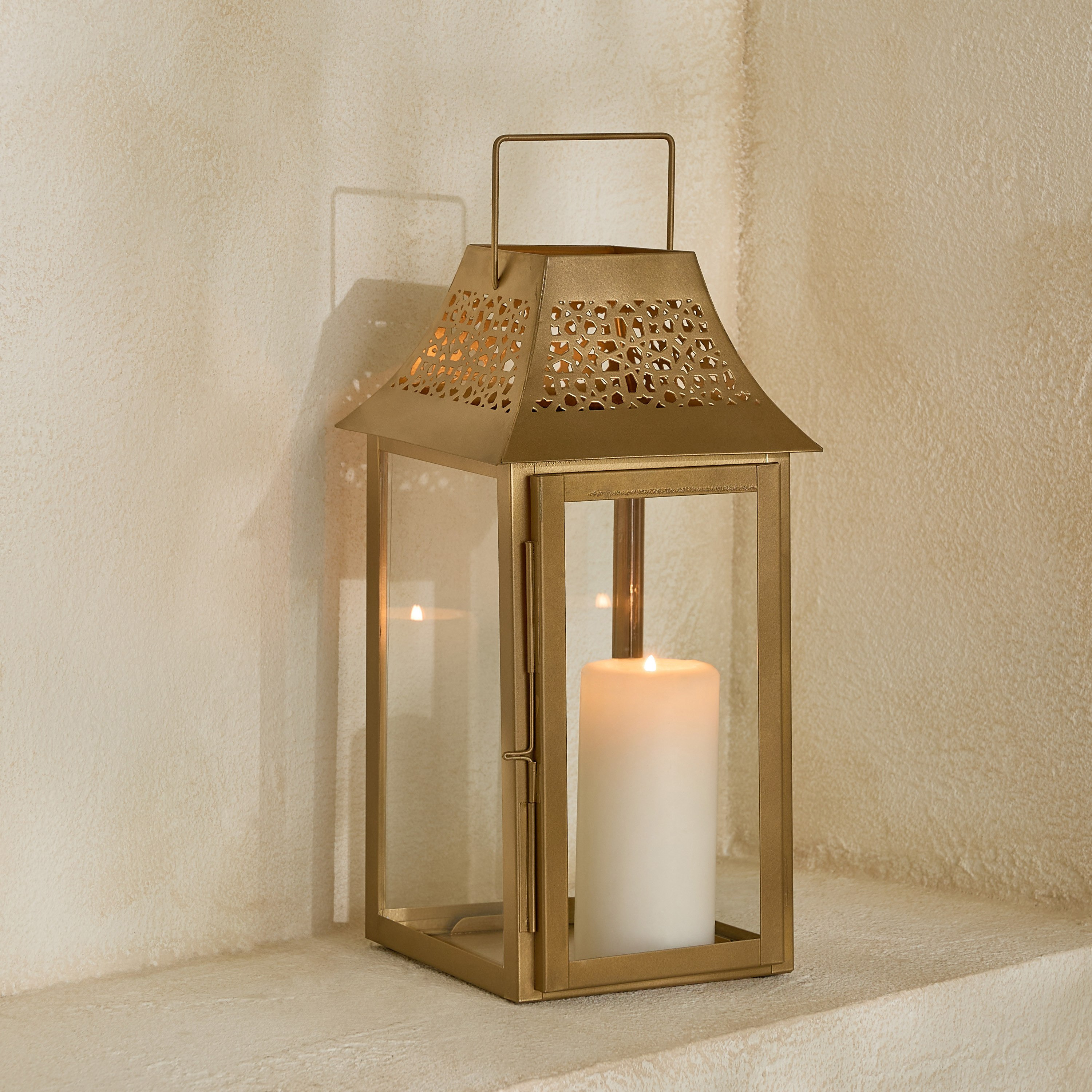 فانوس زجاج بإطار معدني ميراج من إسابا سكاي لاين - 15x15x35 سم-hbxdecorandfurnishings-homeaccessories-lanterns-image-1