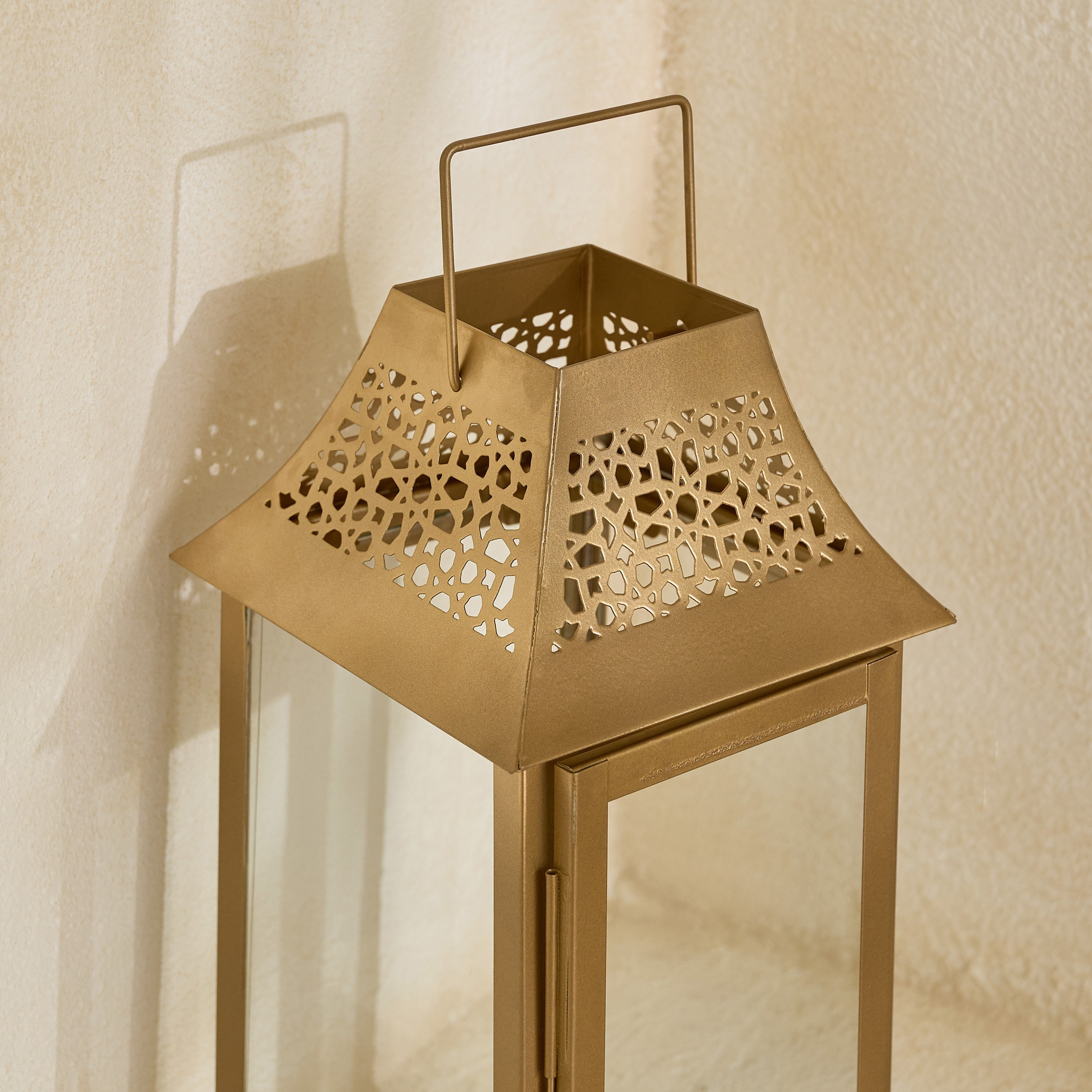 فانوس زجاج بإطار معدني ميراج من إسابا سكاي لاين - 15x15x35 سم-hbxdecorandfurnishings-homeaccessories-lanterns-image-3