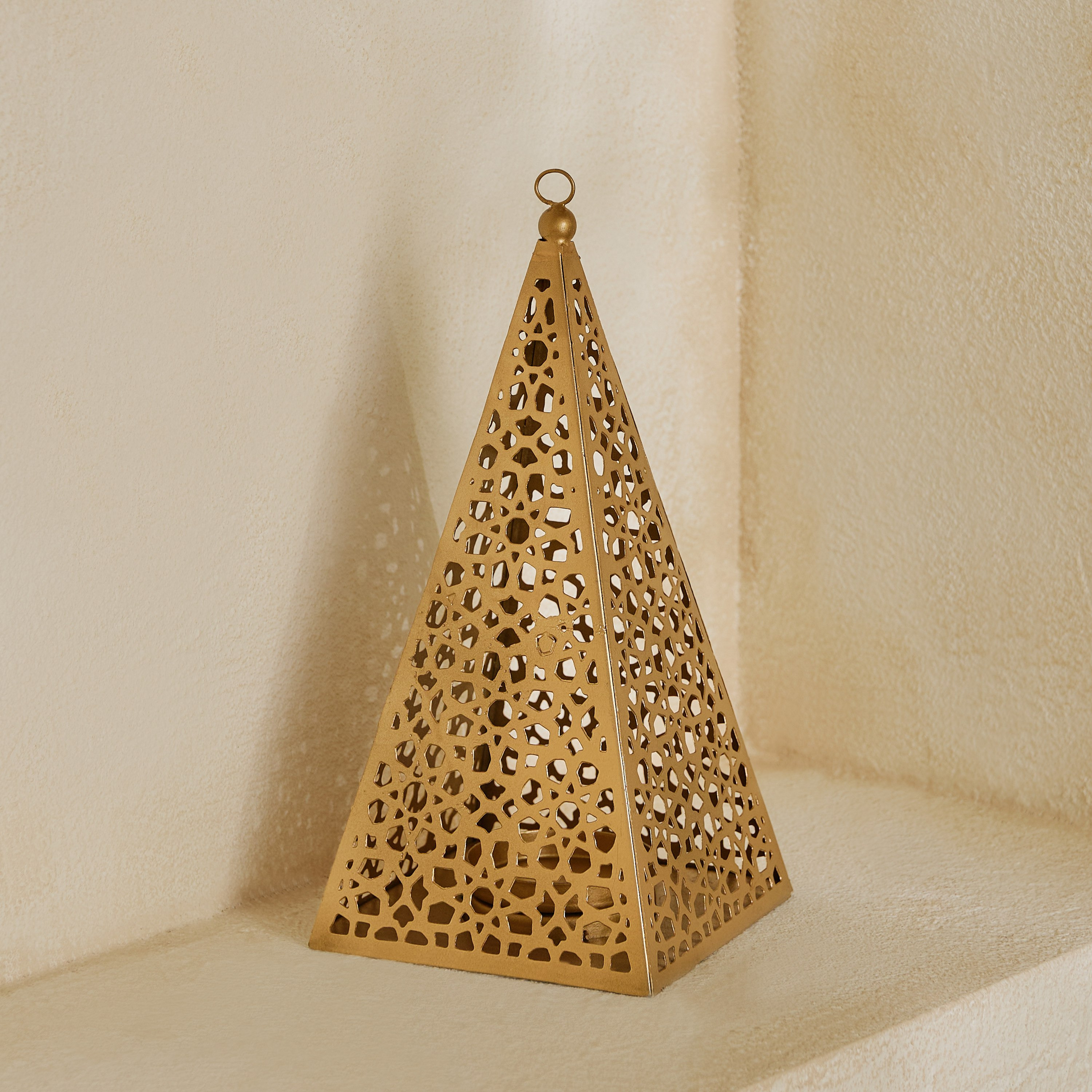 حامل شموع معدني بتصميم مفرغ زينة من أرابيسك - 15x15x28 سم-hbxlivingroom-decorandaccessories-candleholders-image-4