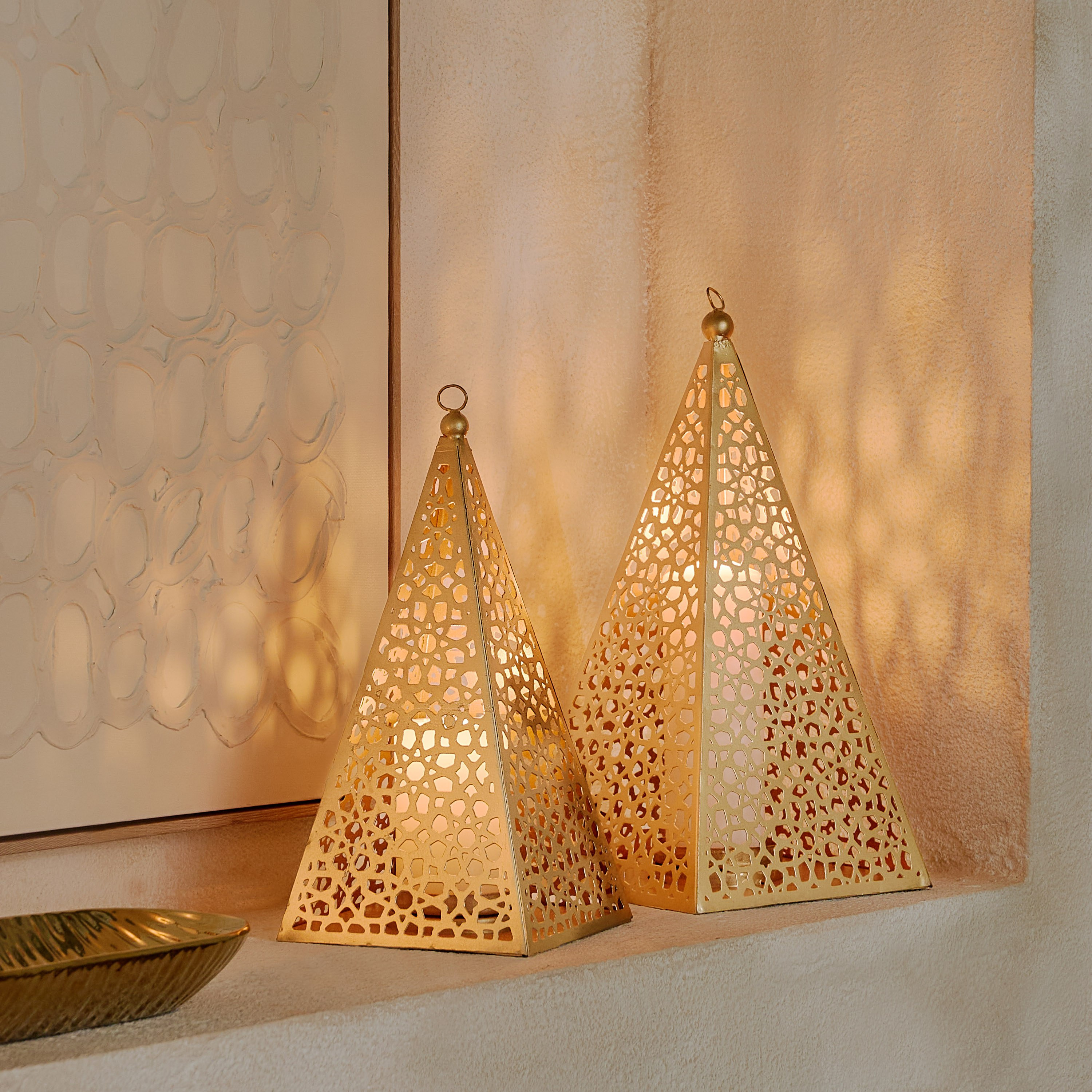 حامل شموع معدني بتصميم مفرغ زينة من أرابيسك - 15x15x28 سم-hbxlivingroom-decorandaccessories-candleholders-image-5