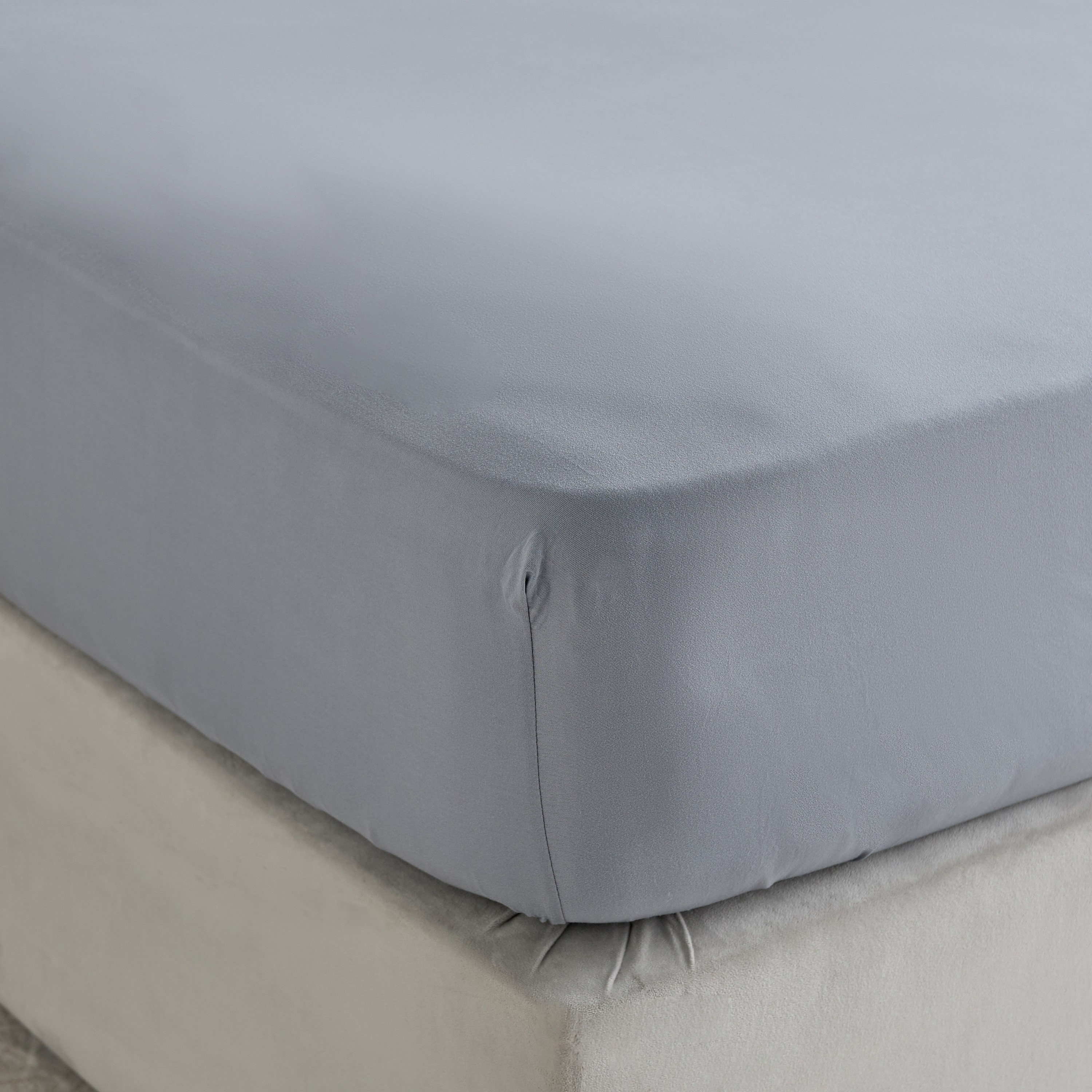 شرشف مطاطي كينج من الألياف الدقيقة من فيروم - 180x200+30 سم-hbxhomeware-bedding-fittedsheets-image-1