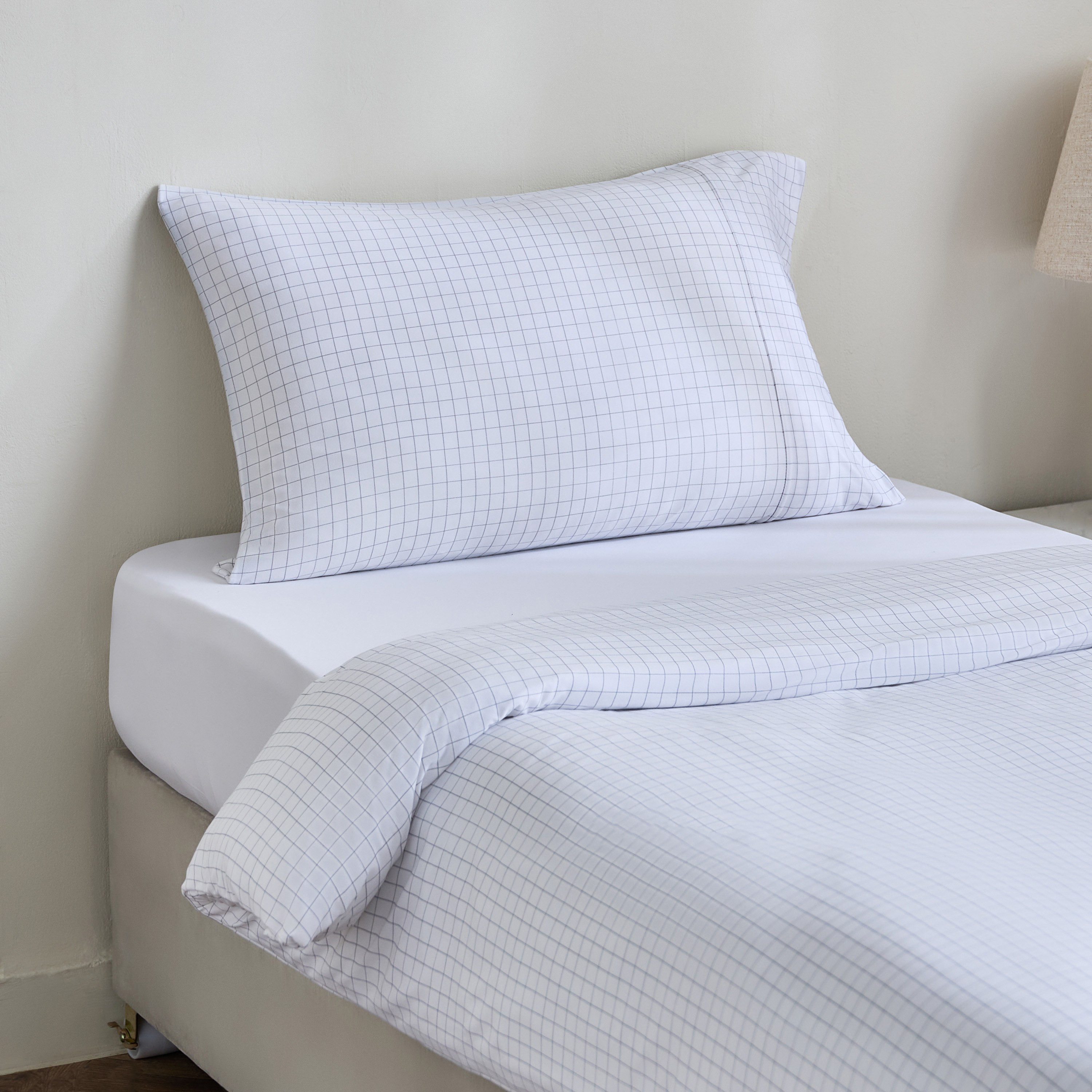 Ferum 2-Piece Microfiber Stripe Single Duvet Quilt Cover Set - 135x200 cm-hbxhomeware-hbxdecorandfurnishings-image-1