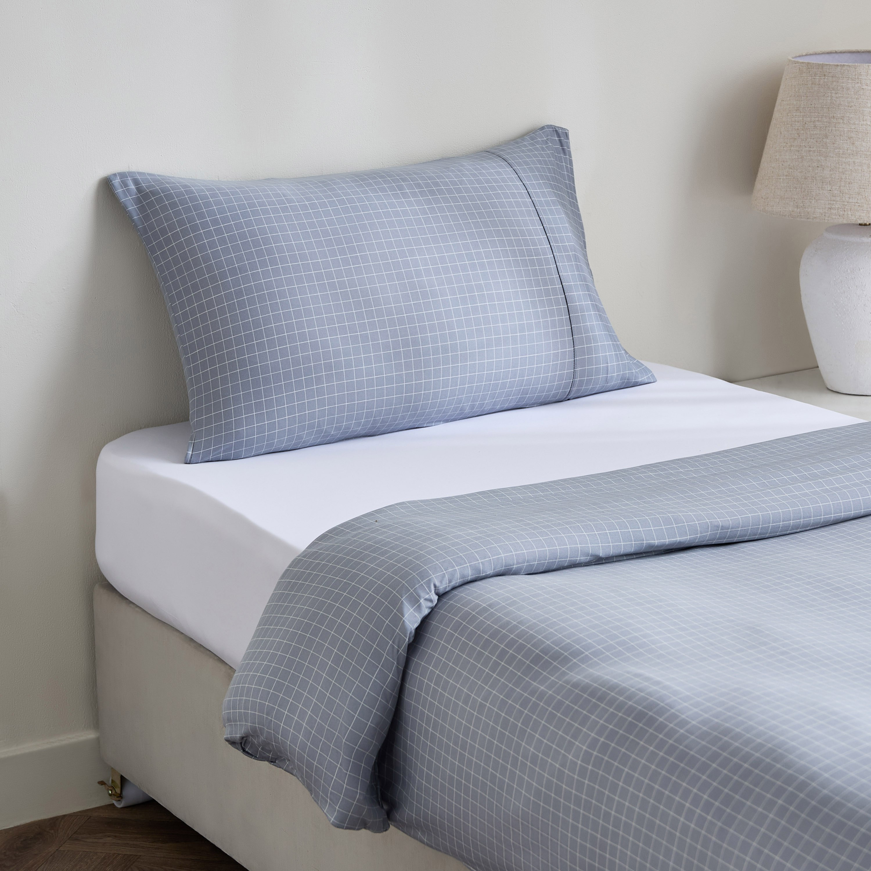 Ferum 2-Piece Microfiber Single Duvet Quilt Cover Set - 135x200 cm-hbxhomeware-hbxdecorandfurnishings-image-1