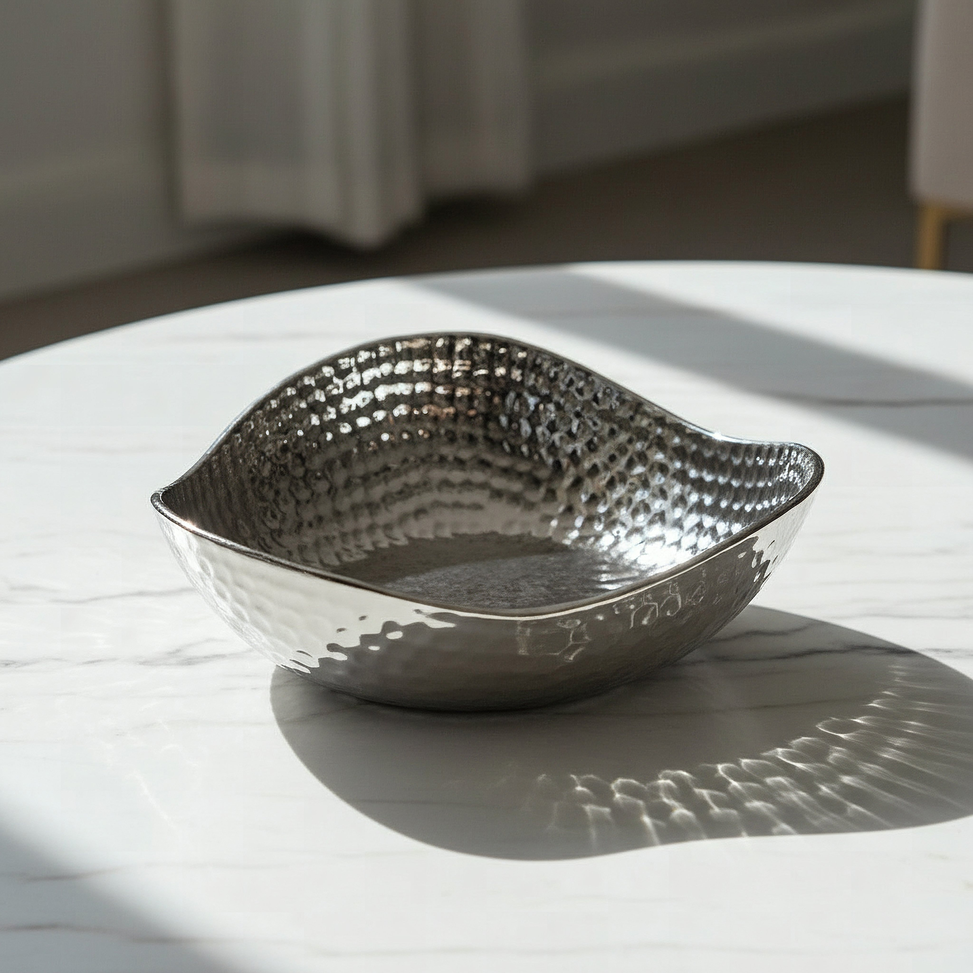 Aurum Sansa Duke Ceramic Hammered Finish Bowl - 28x28x9.5 cm-hbxdecorandfurnishings-homeaccessories-bowls-image-1