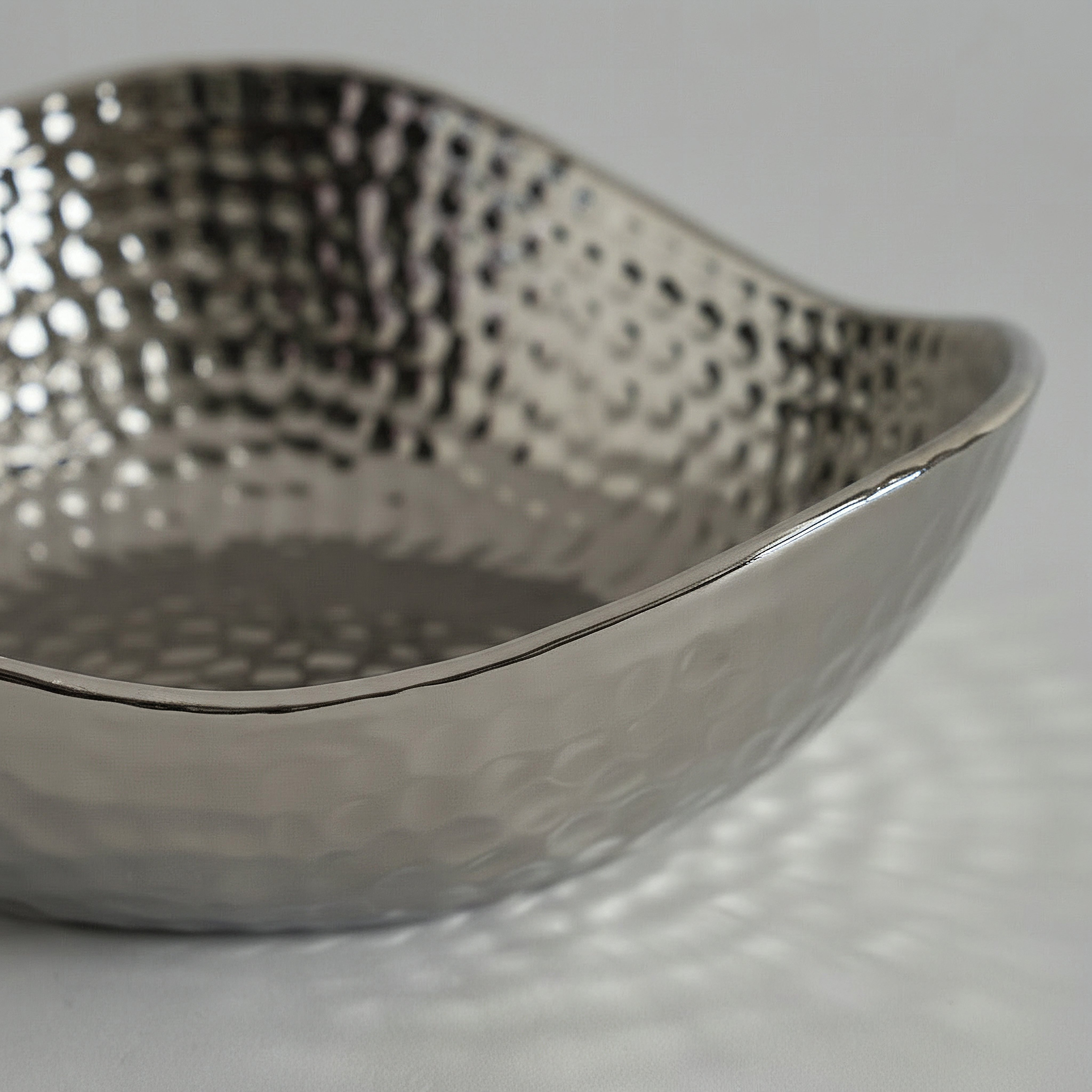 Aurum Sansa Duke Ceramic Hammered Finish Bowl - 28x28x9.5 cm-hbxdecorandfurnishings-homeaccessories-bowls-image-3