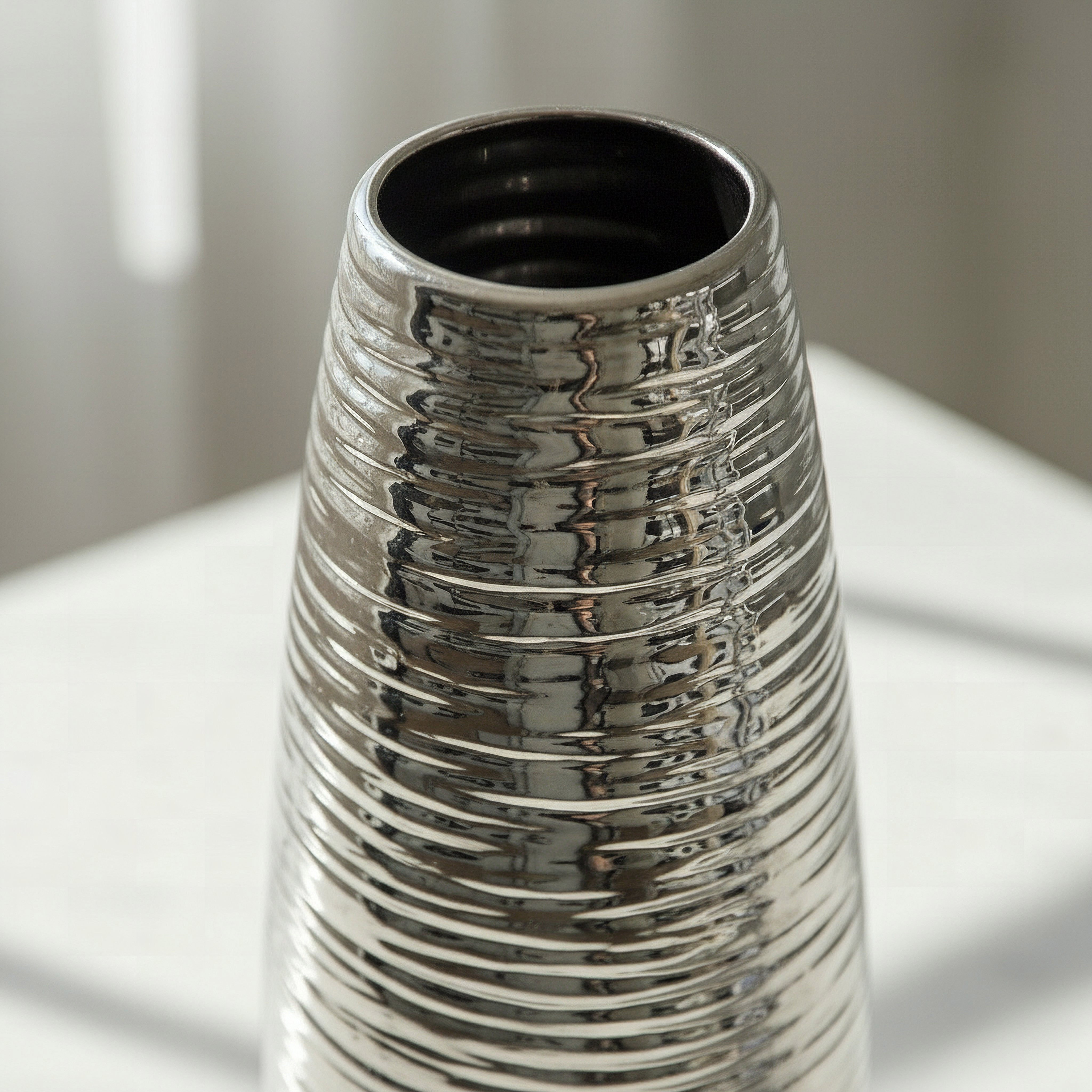فازة سيراميك بارزة الملمس سانسا دوك من أوروم - 14x14x49 سم-hbxbedroom-decorandaccessories-vases-image-2