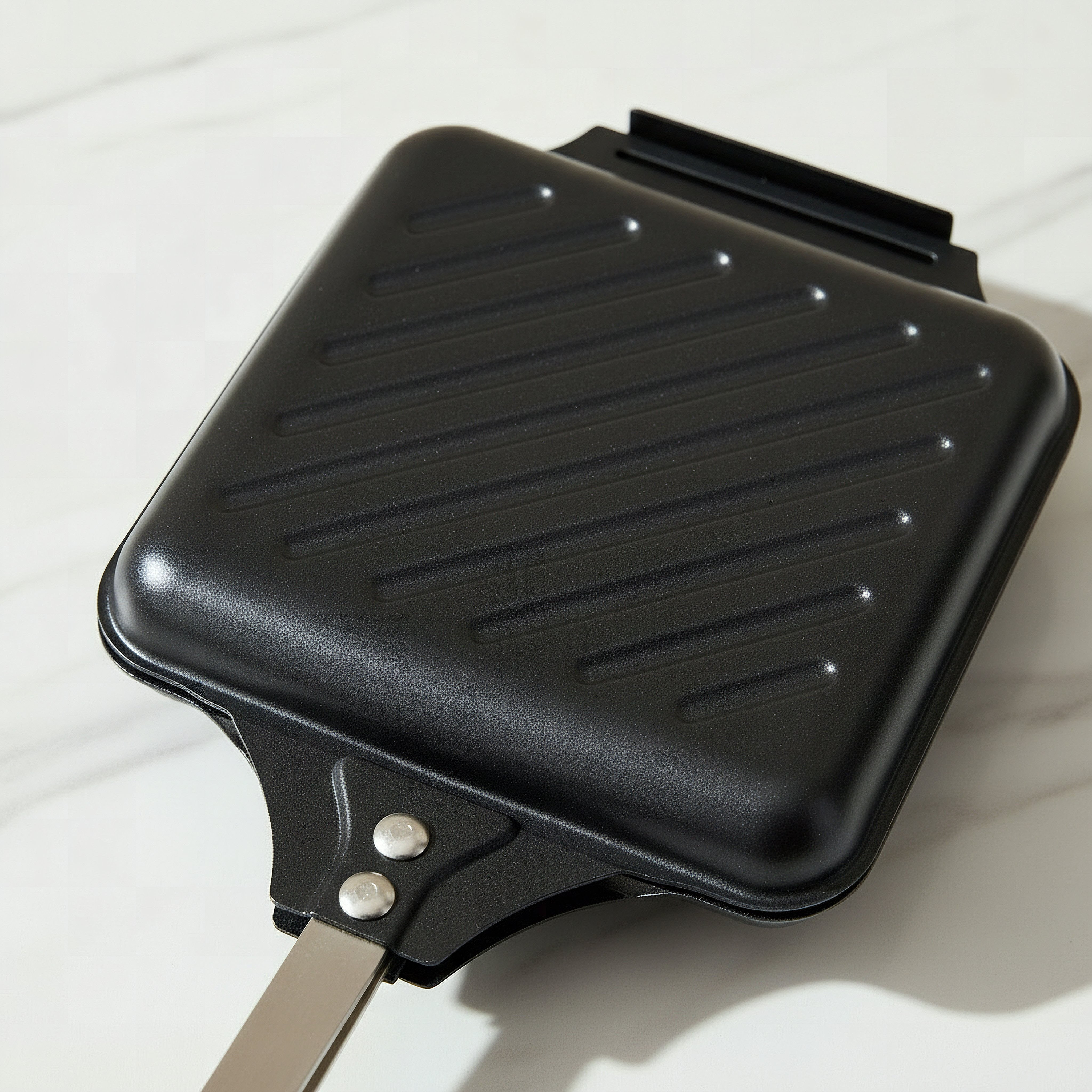 Black Series Sandwich Grill Toaster - 36x15.5x3.5 cm-hbxhomeware-hbxkitchen-image-2