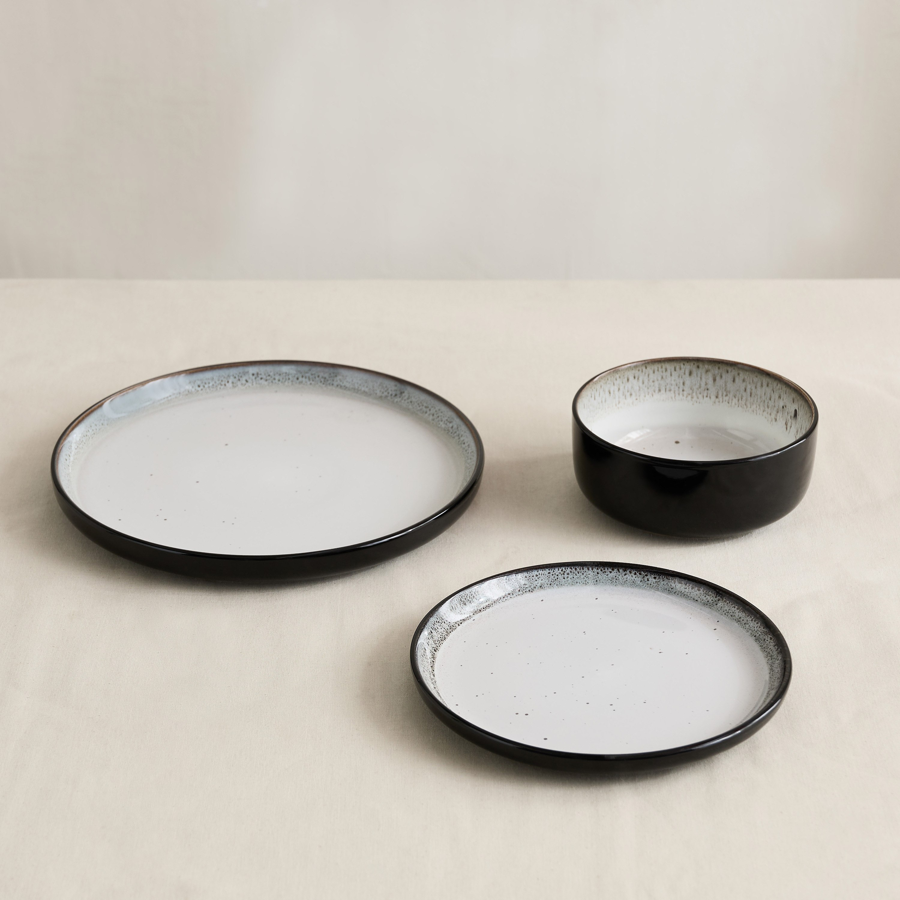 Elegenza 18-Piece Stoneware Reactive Dinner Set - Serves 6-hbxdiningroom-tabletop-dinnersets-image-2
