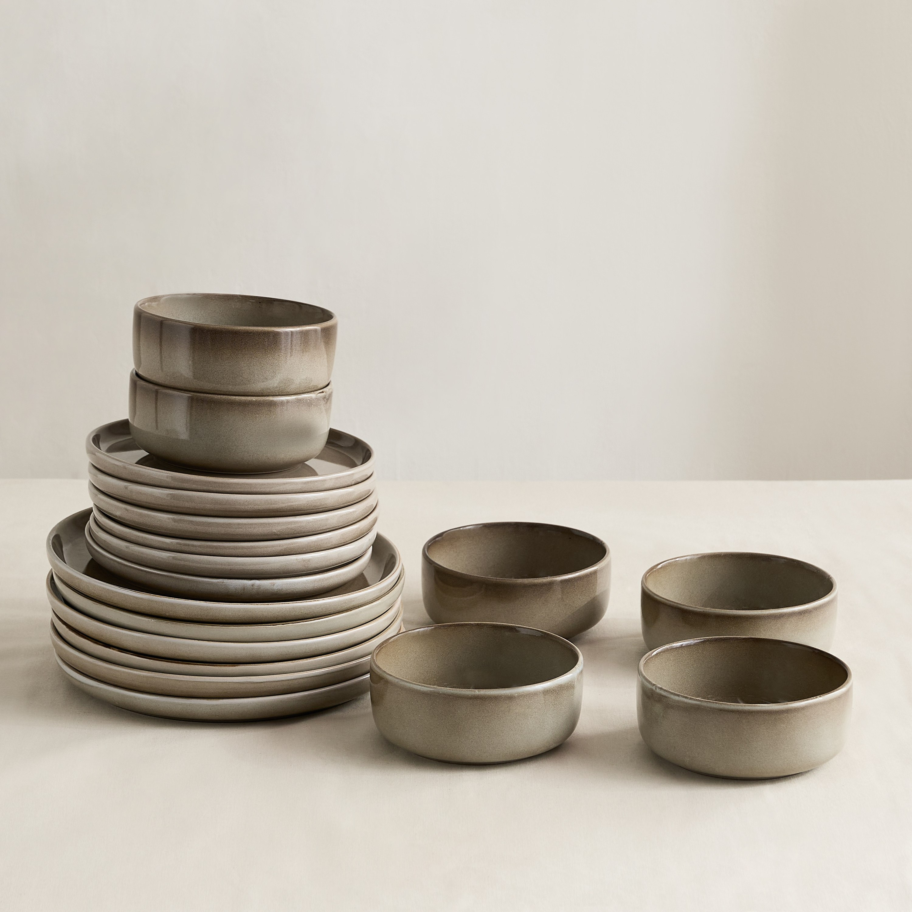 Elegenza 18-Piece Stoneware Reactive Dinner Set - Serves 6-hbxdiningroom-tabletop-dinnersets-image-4