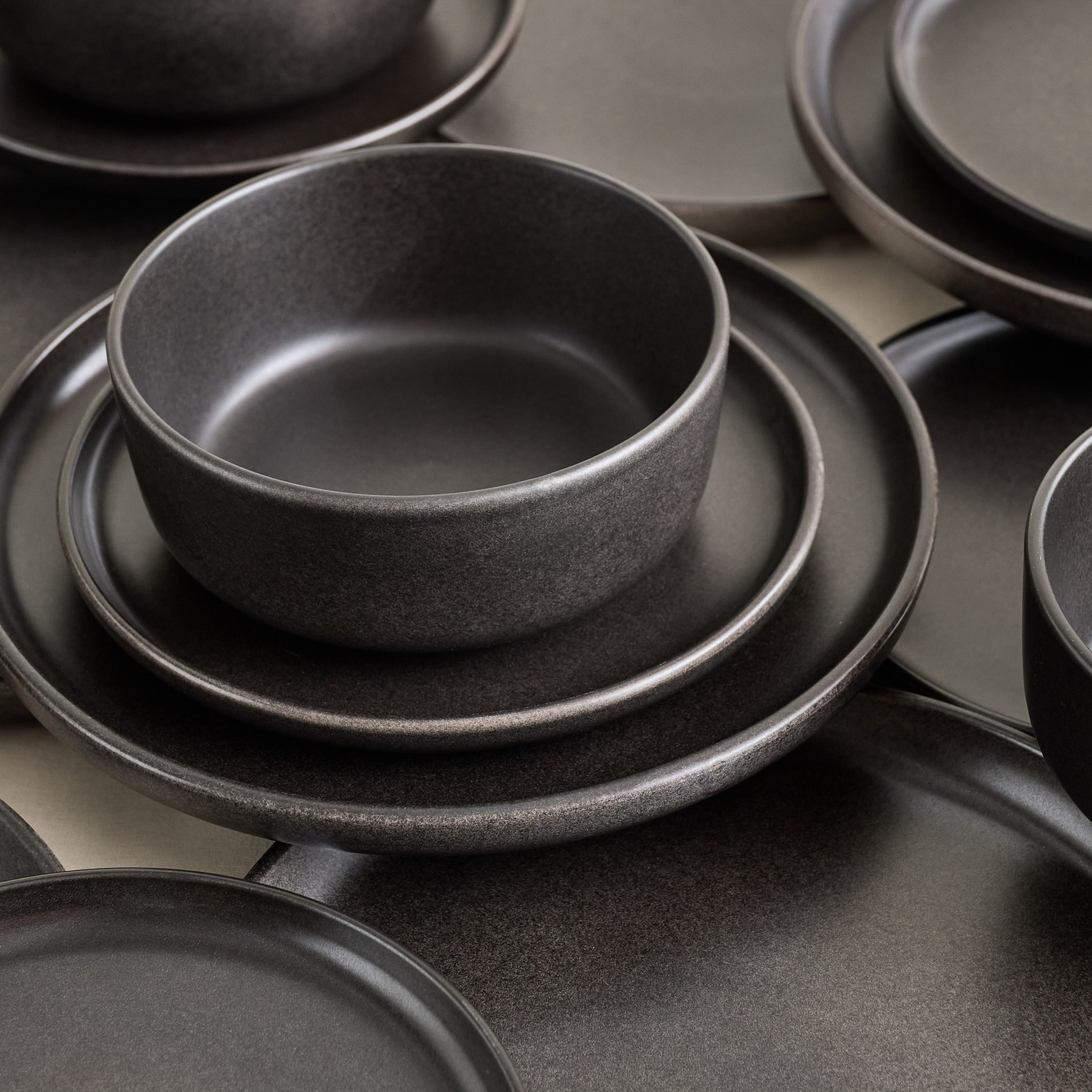 طقم عشاء خزف حجري رياكتيف مطفي 18 قطعة من إليجانزا - لـ6 أفراد-hbxdiningroom-tabletop-dinnersets-image-3