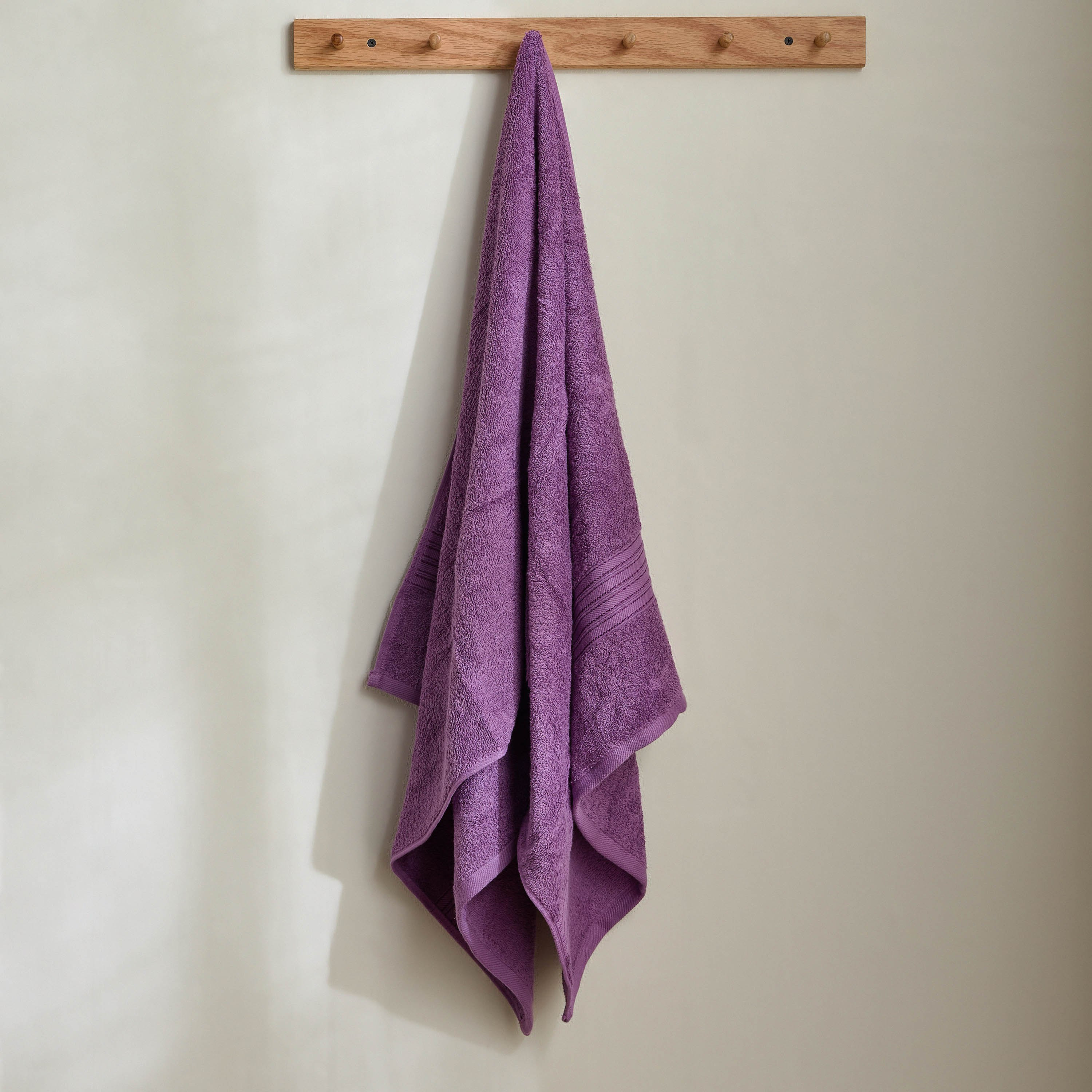 Snoopy Kids Carded Bath Towel - 65x130 cm-hbxbathroom-bathroomtextiles-image-1