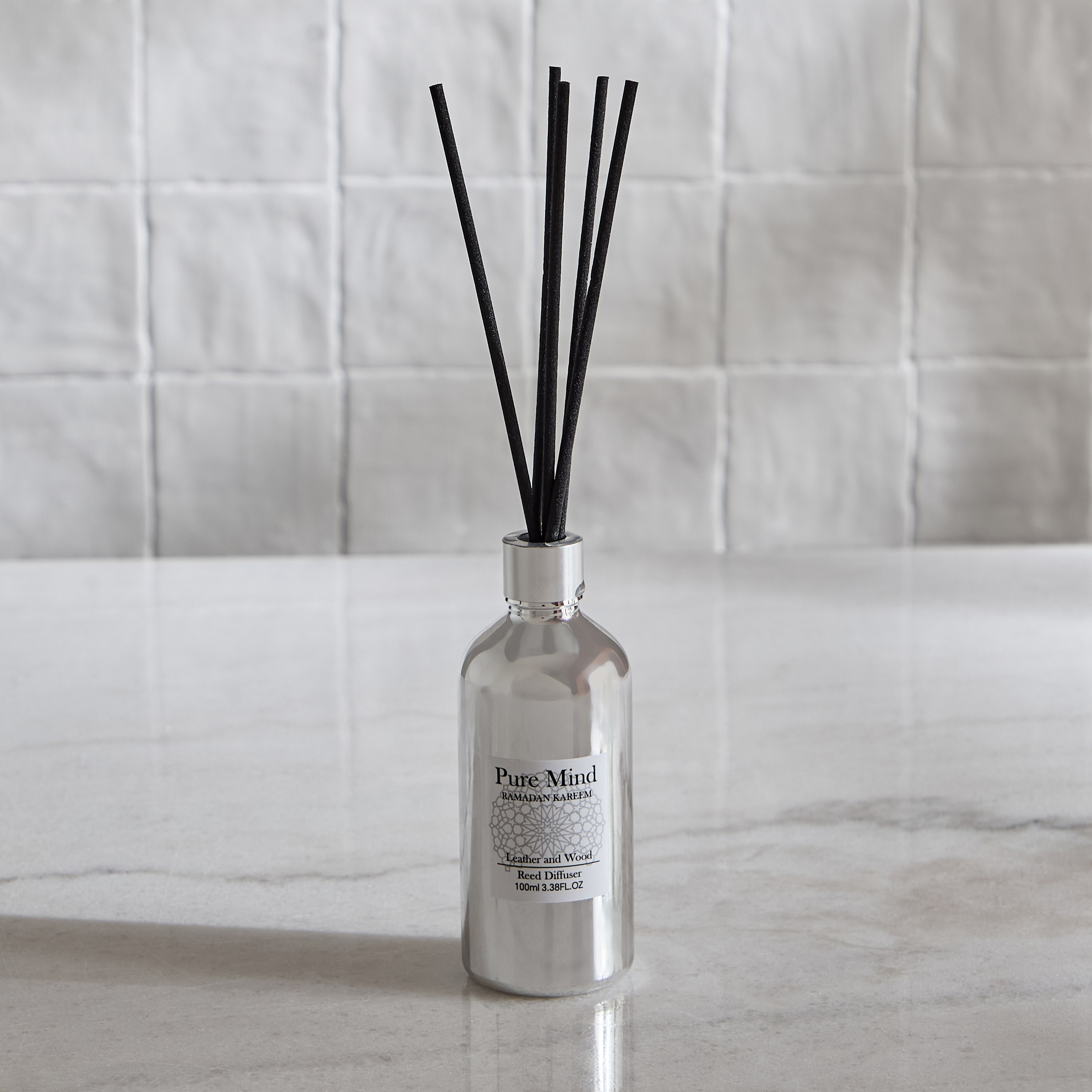 موزع عطور بالأعواد ليذر آند وود من رمال - 100 مل-hbxbedroom-homefragrance-diffusers-image-4