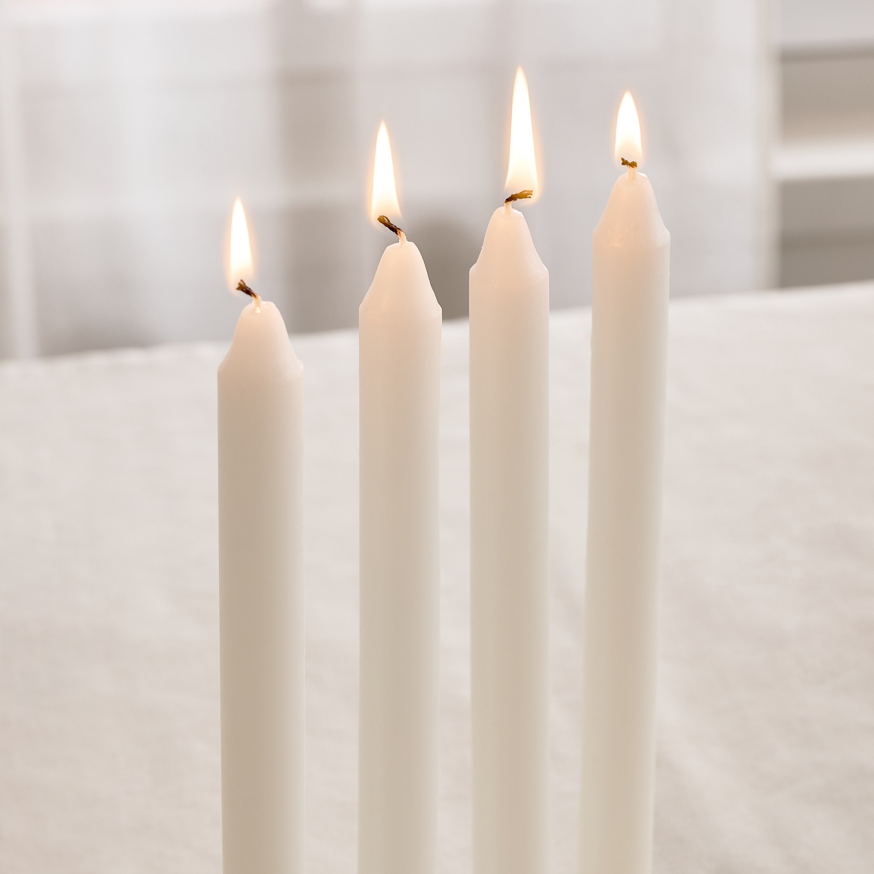 شموع رفيعة معطرة برائحة الفانيليا والياسمين من قارة - طقم 4 قطع-hbxlivingroom-decorandaccessories-candles-image-3