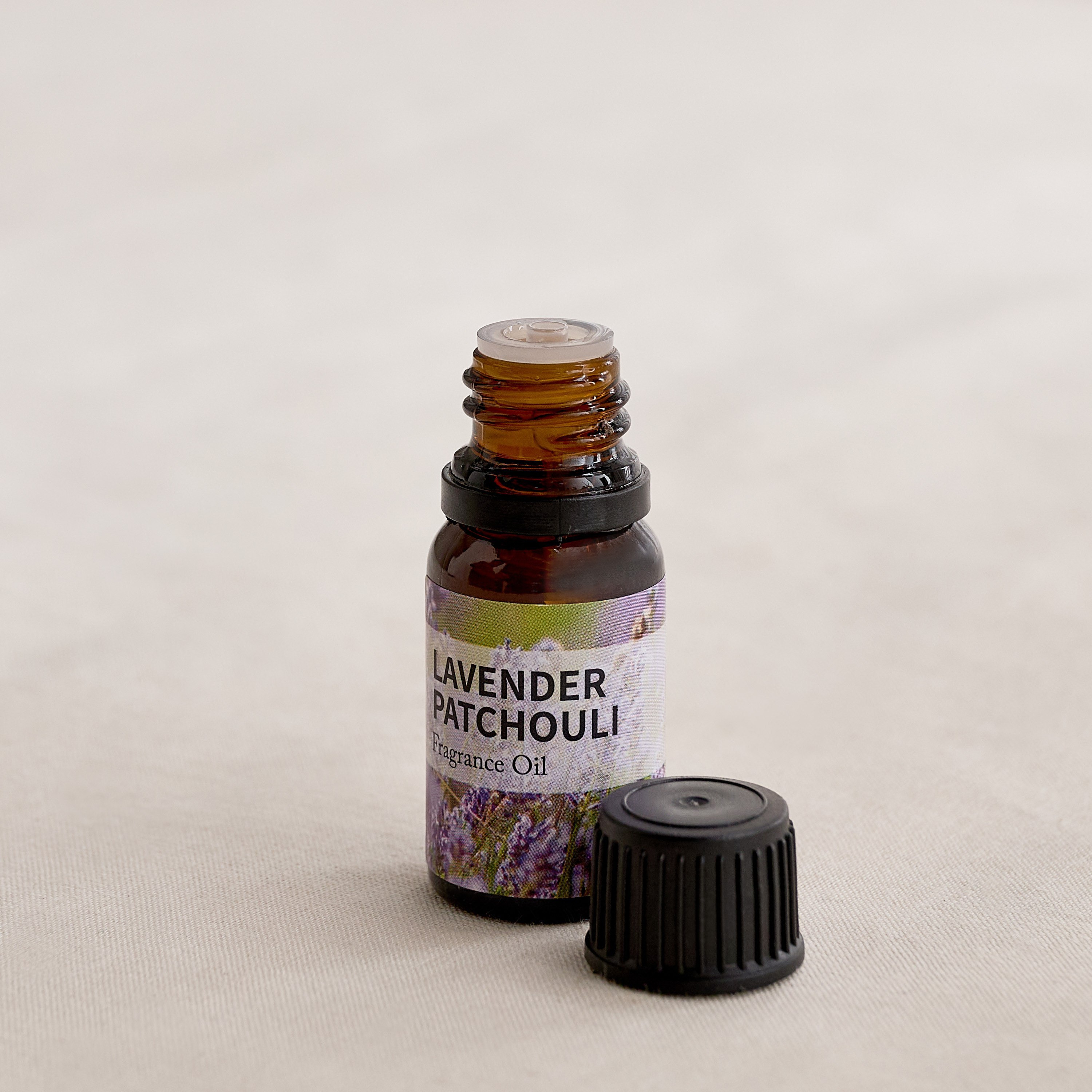 Qara Lavender Patchouli Aroma Oil - 10 ml-hbxdecorandfurnishings-homefragrance-roomfreshnersandaromamist-image-2
