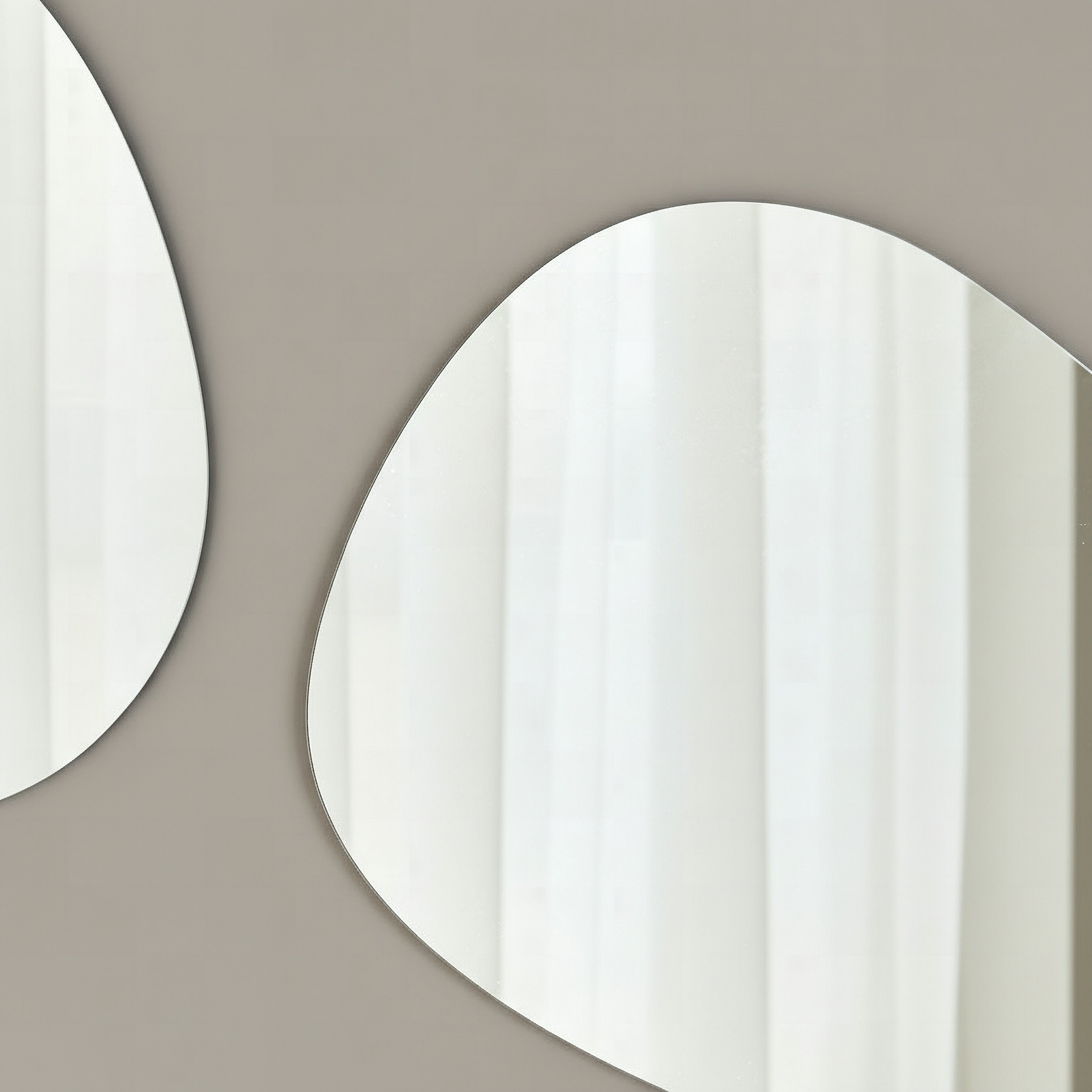 طقم مرايا ديكور دائرية بيسك 4 قطع من ريناتا أمبر - 30×30 سم-hbxhomeware-hbxdecorandfurnishings-image-2