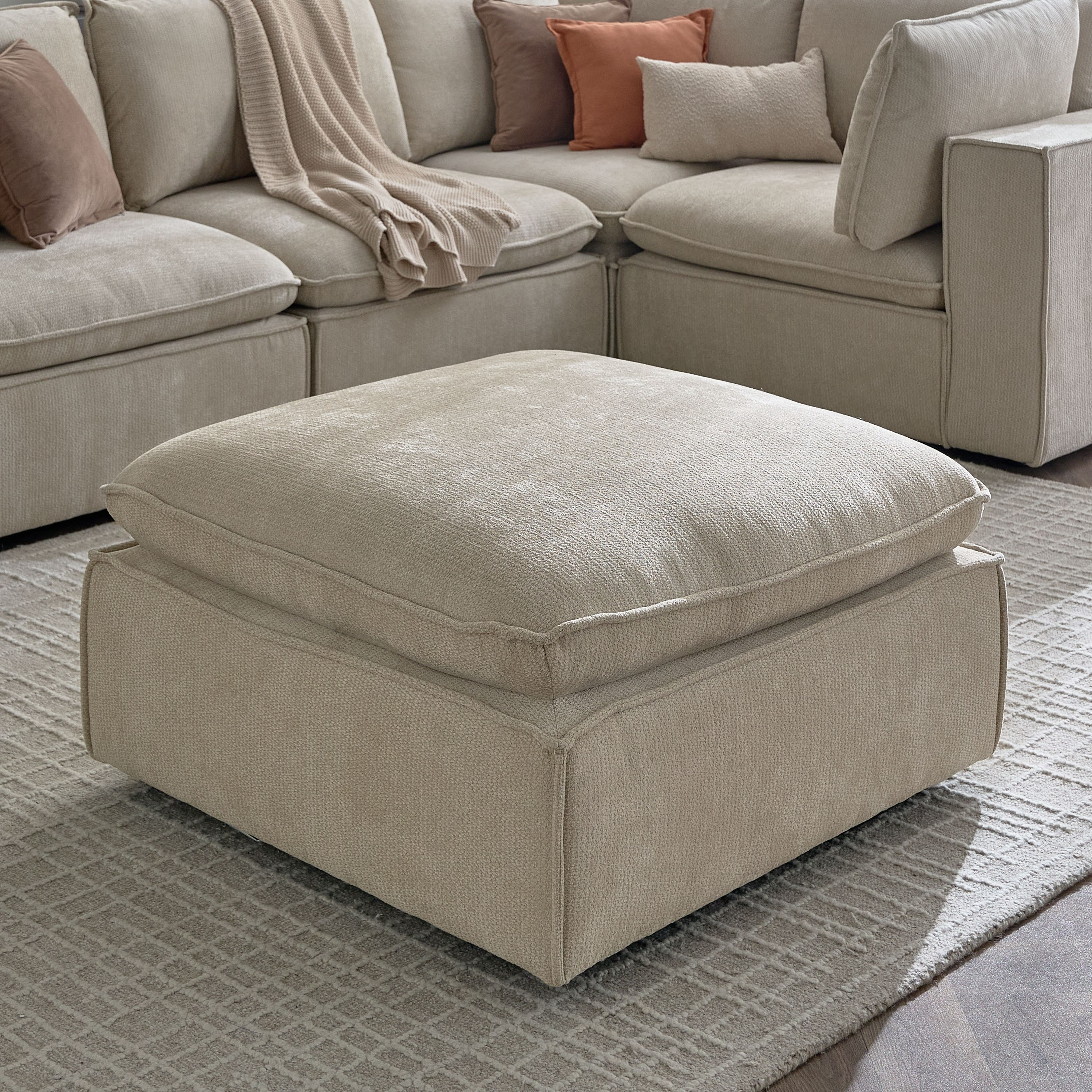 كنبة عثمانية قماش من أوماها نكست-hbxlivingroom-sofasandarmchairs-modularsofas-image-1