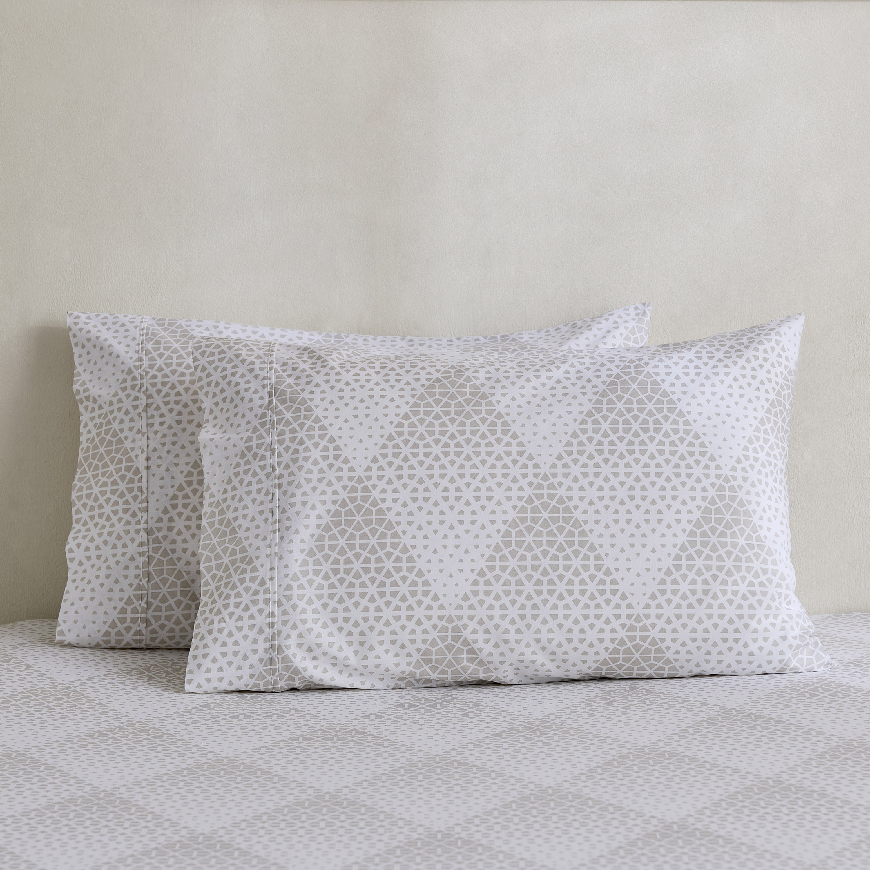 طقم أغطية وسائد قطن بطبعات من مالطا كارا - 50x75 سم-hbxhomeware-hbxbedroom-image-2
