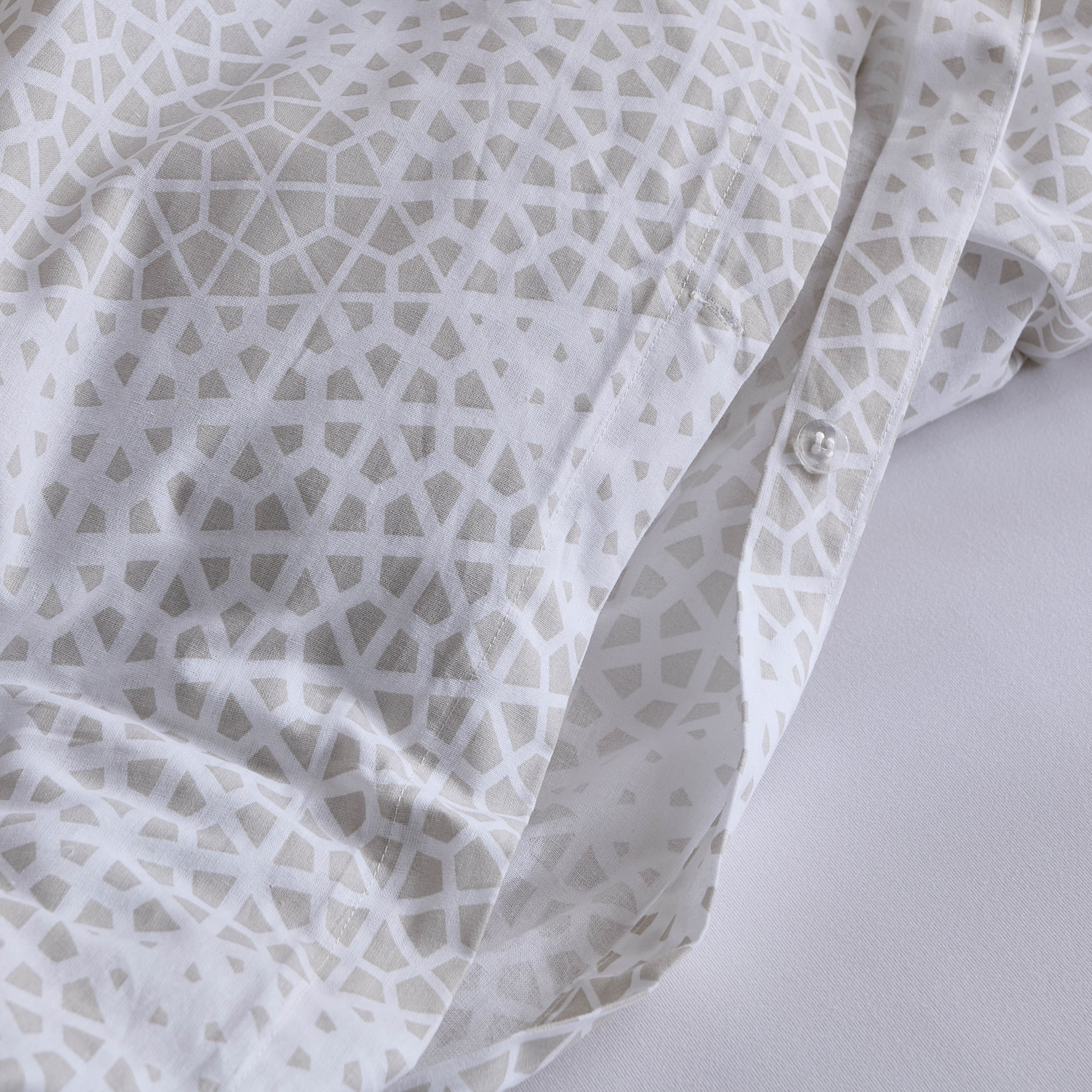 طقم غطاء لحاف سوبر كينج قطن 3 قطع كارا من مالطا - 220x240 سم-hbxhomeware-hbxdecorandfurnishings-image-1