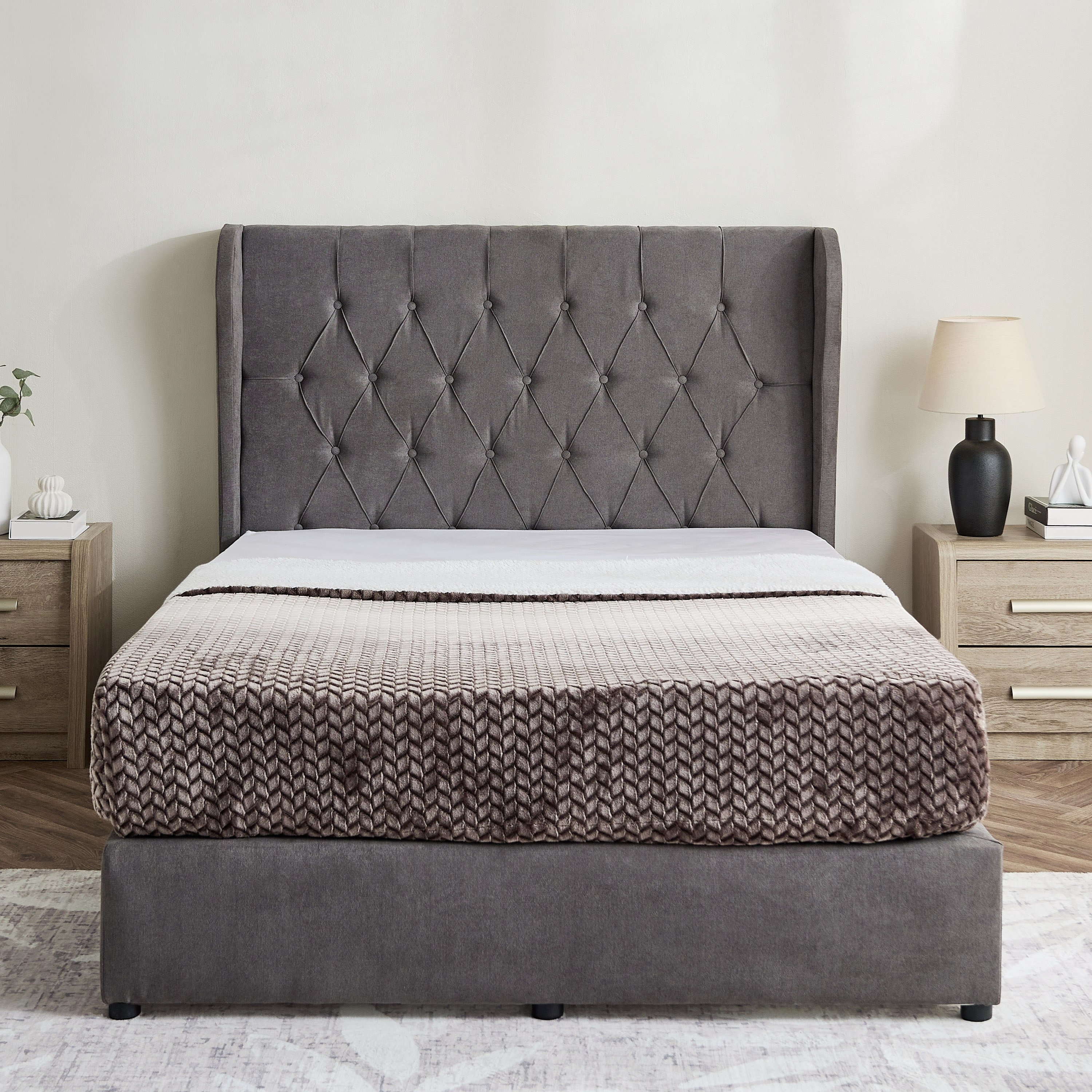 Curvy Chester Queen Upholstered Bed - 140x200 cm-hbxbedroom-bedsandbedsets-beds-queen-image-2