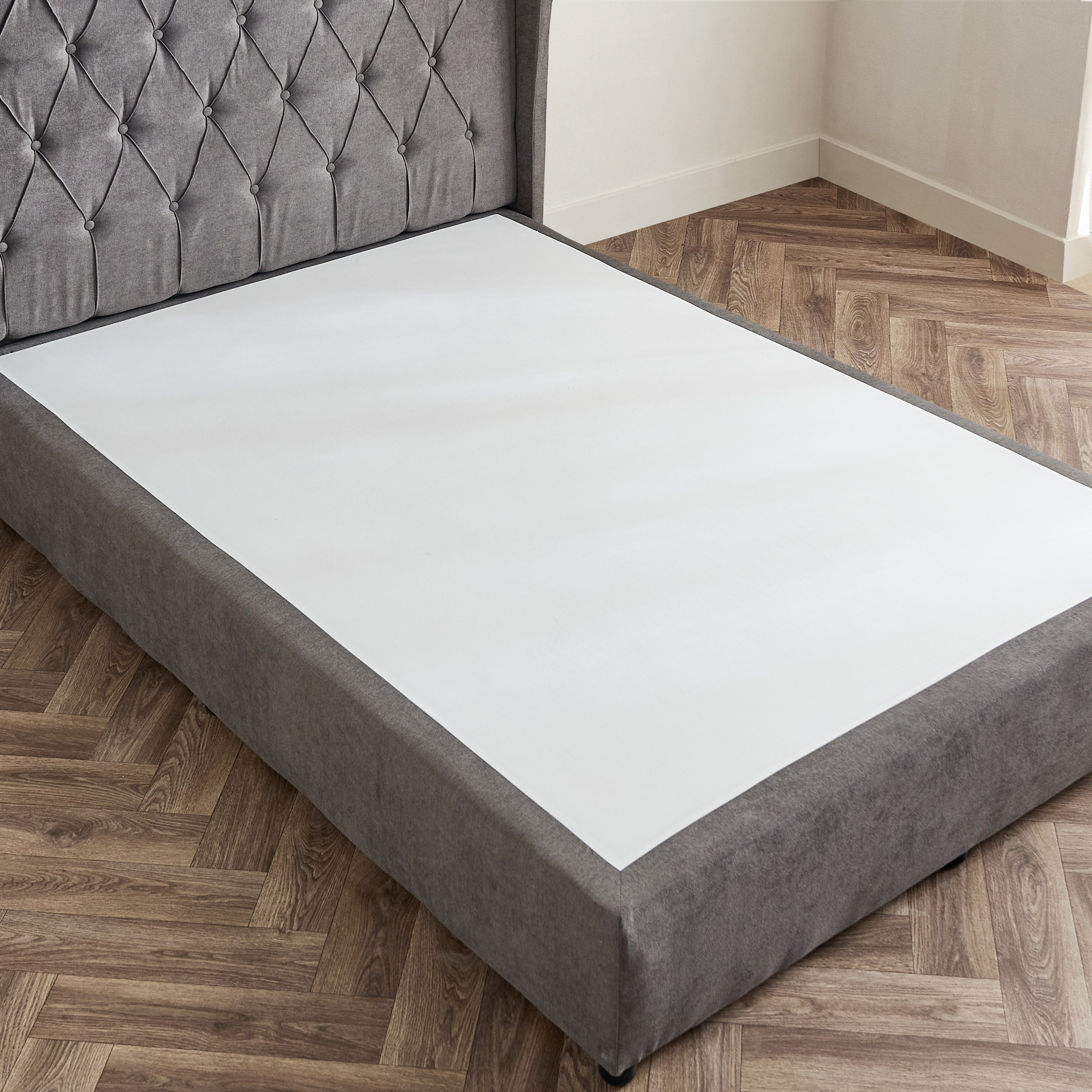 Curvy Chester Queen Upholstered Bed - 140x200 cm-hbxbedroom-bedsandbedsets-beds-queen-image-5