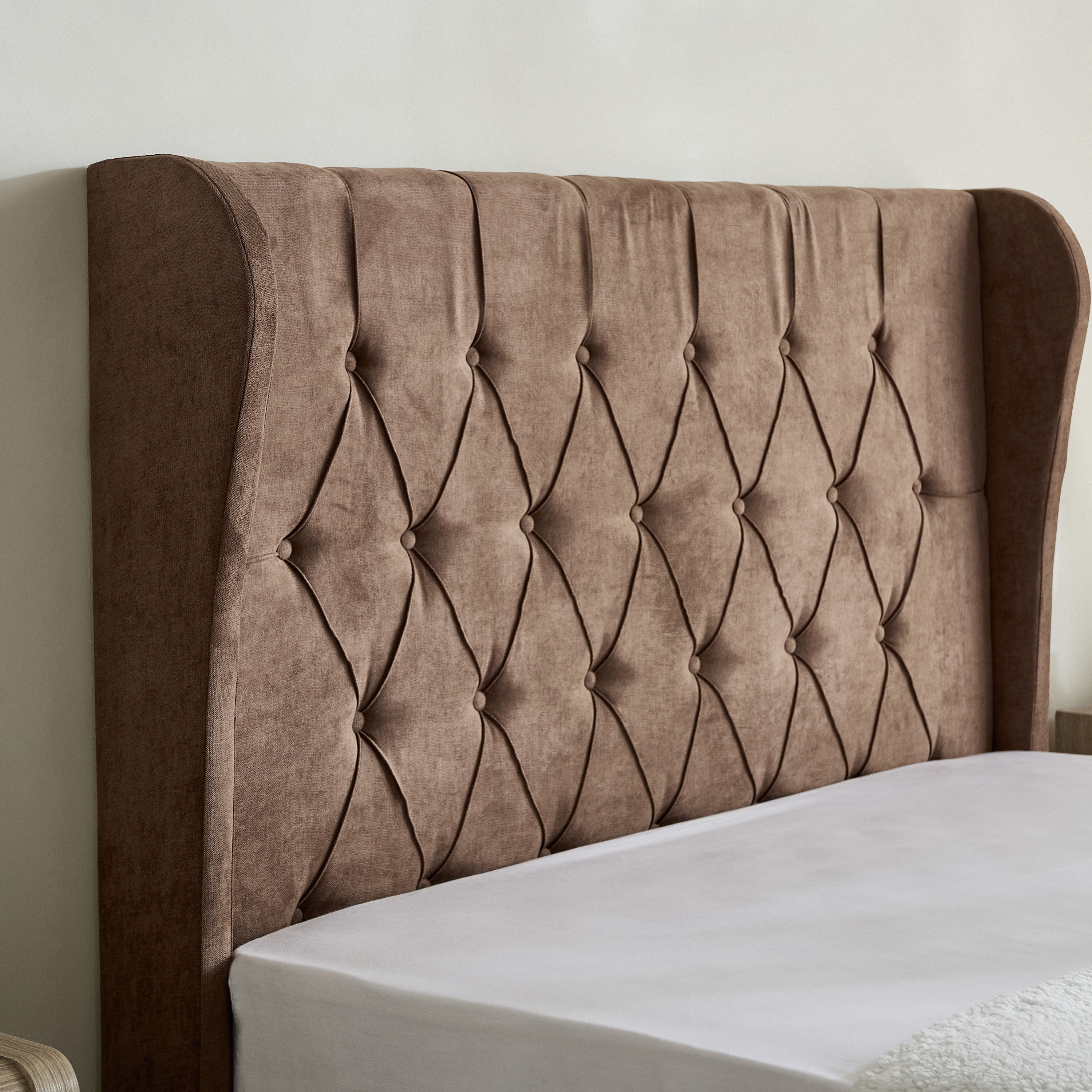 Curvy Chester Queen Upholstered Bed - 160x200 cm-hbxbedroom-bedsandbedsets-beds-queen-image-4