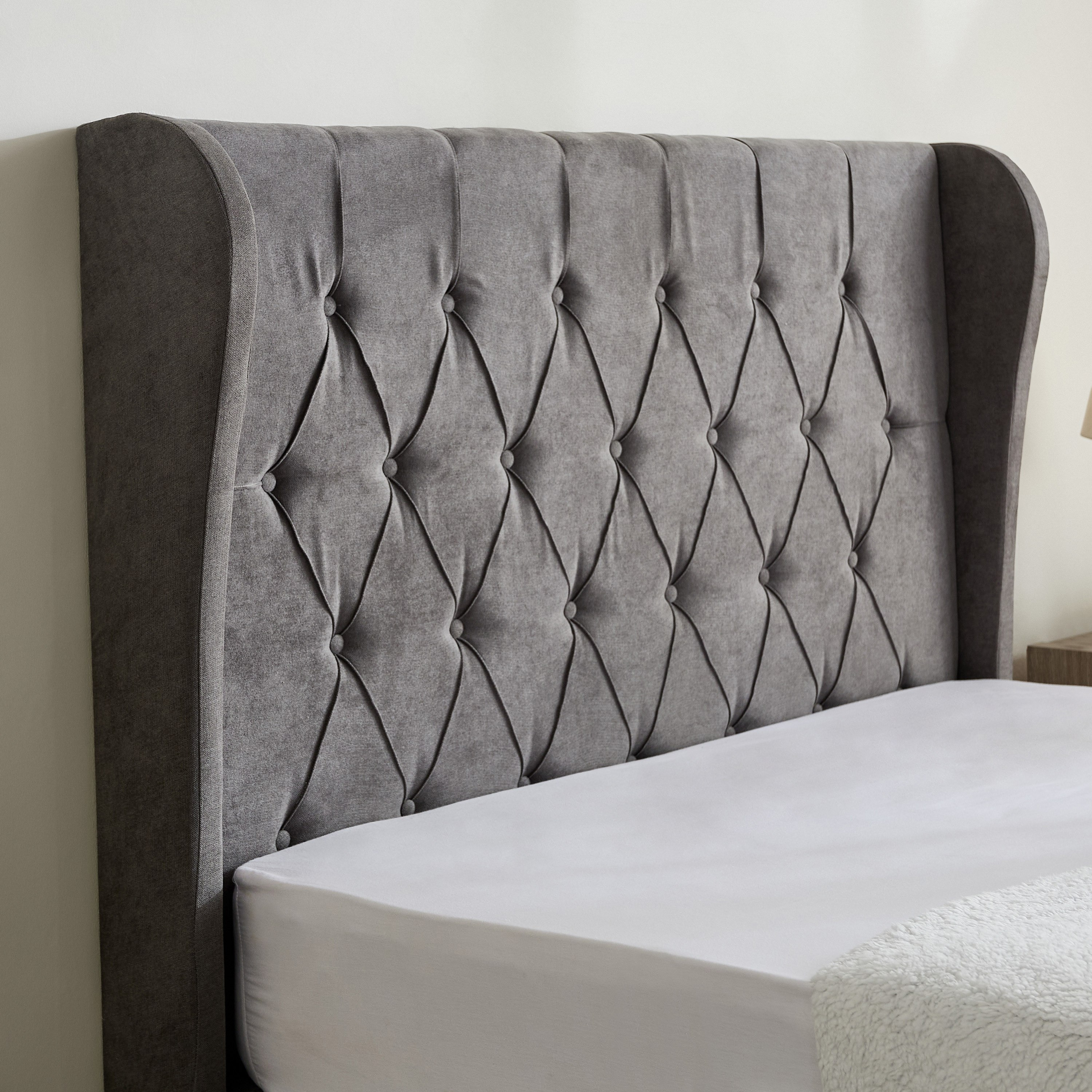 Curvy Chester Queen Upholstered Bed - 160x200 cm-hbxbedroom-bedsandbedsets-beds-queen-image-4