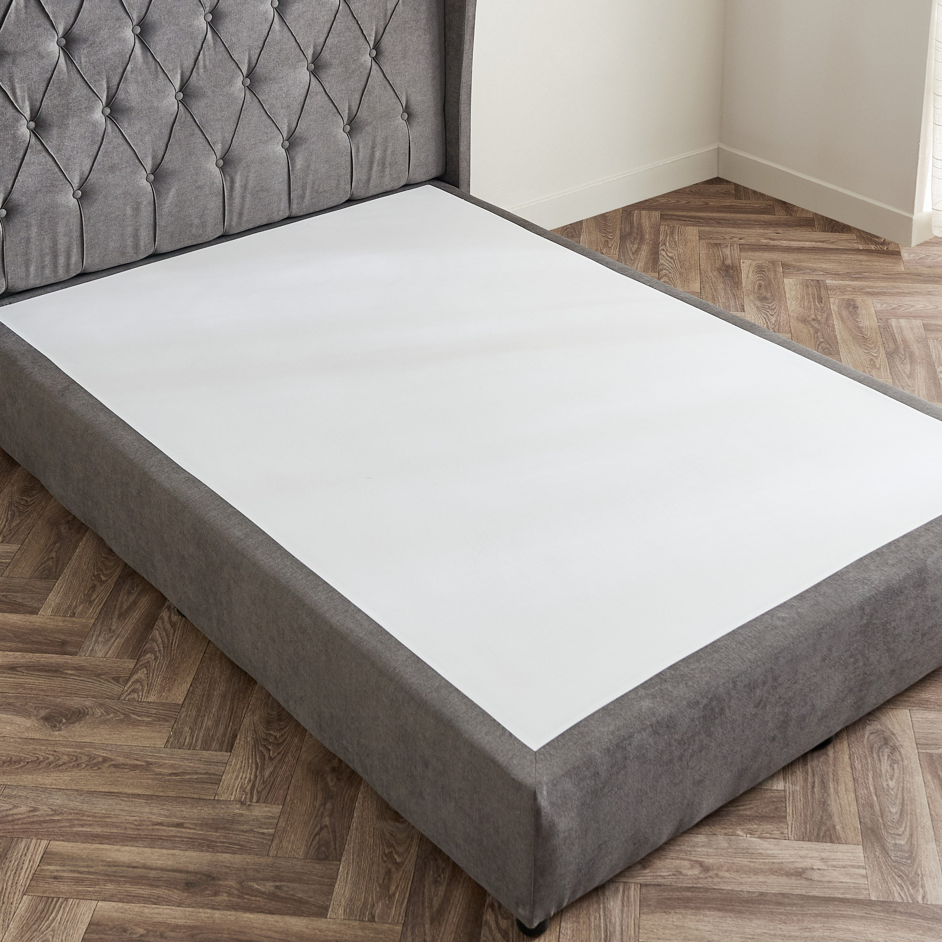Curvy Chester Queen Upholstered Bed - 160x200 cm-hbxbedroom-bedsandbedsets-beds-queen-image-5