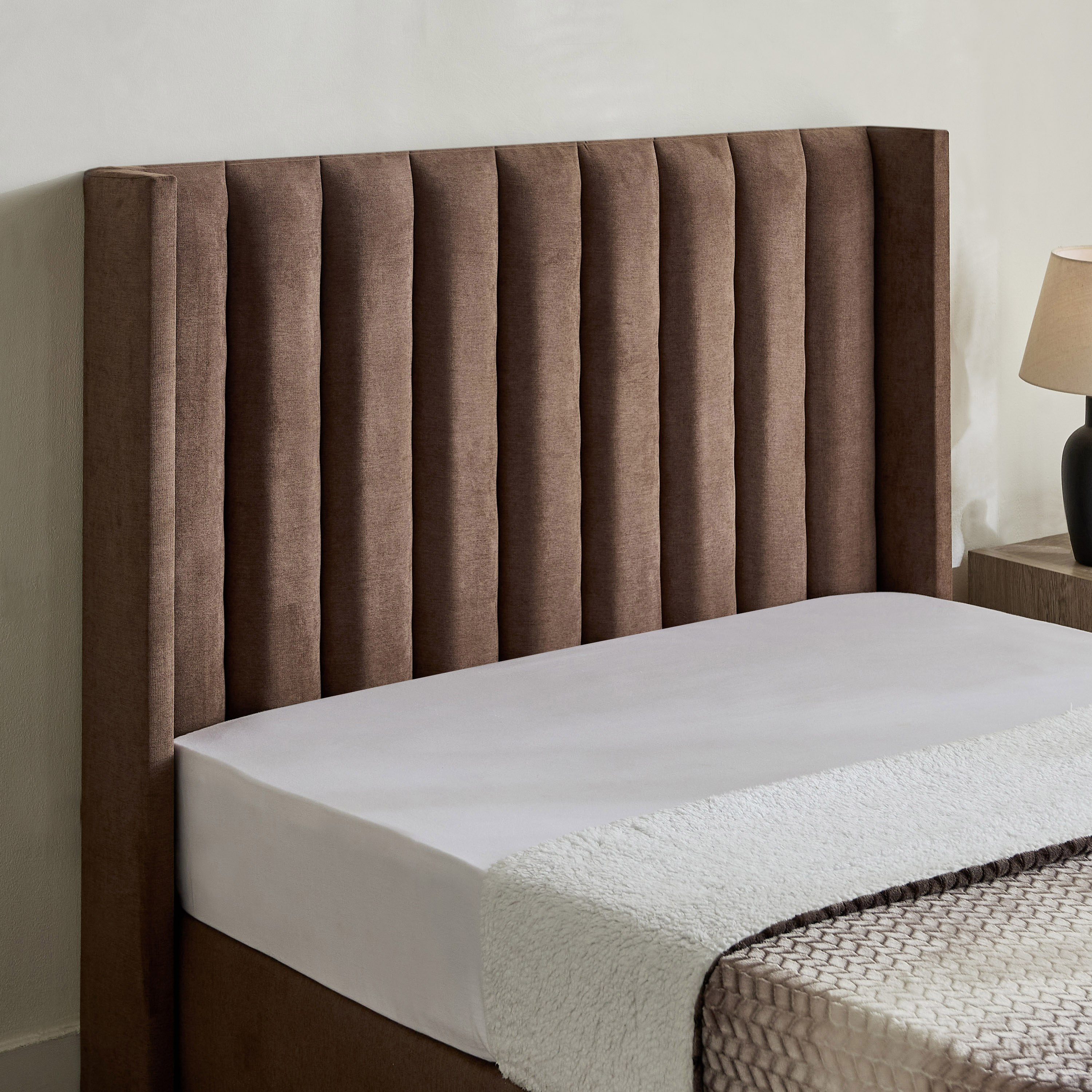 Curvy Clark Upholstered Queen Bed - 140x200 cm-hbxbedroom-bedsandbedsets-beds-queen-image-3