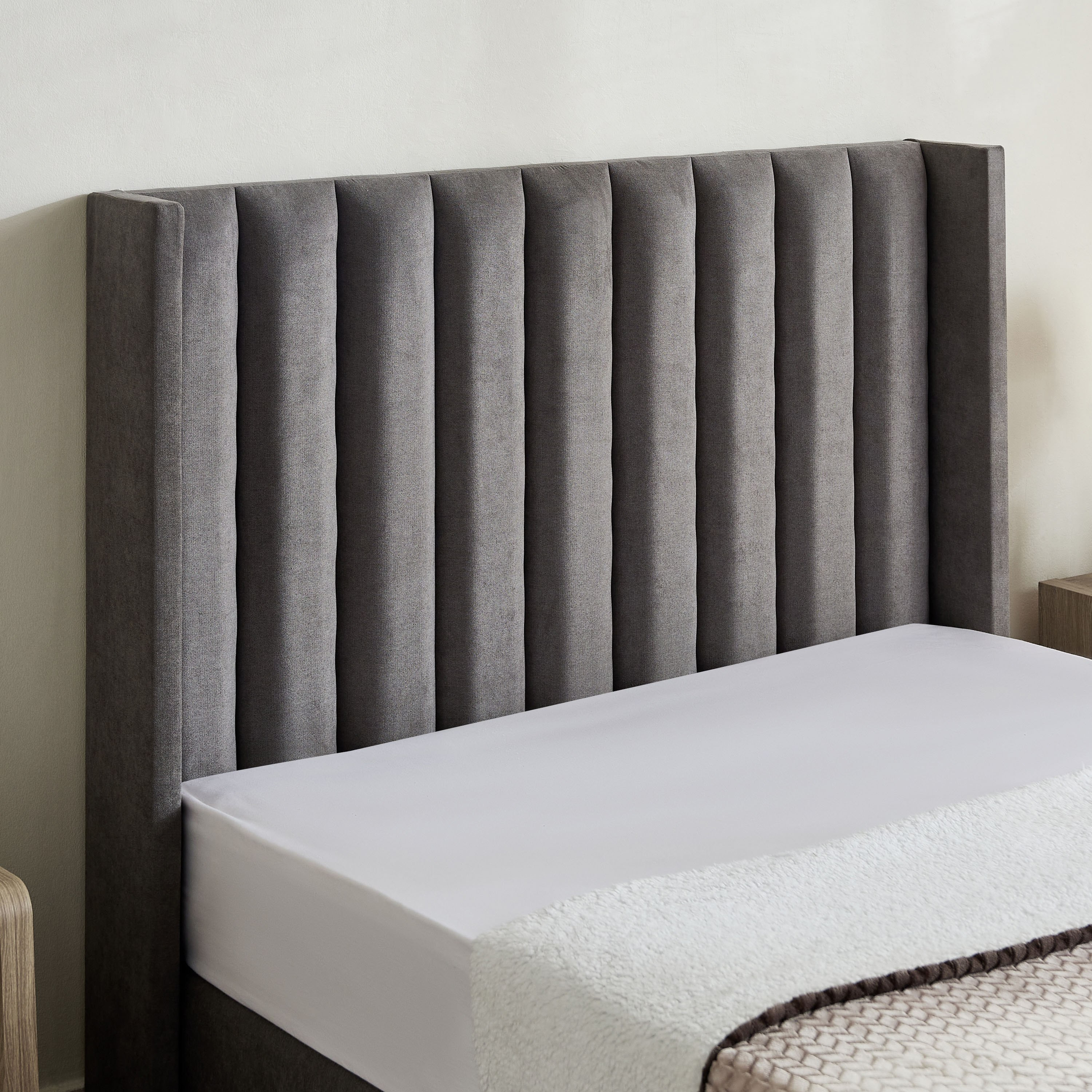 Curvy Clark Upholstered Queen Bed - 160x200 cm-hbxbedroom-bedsandbedsets-beds-queen-image-3