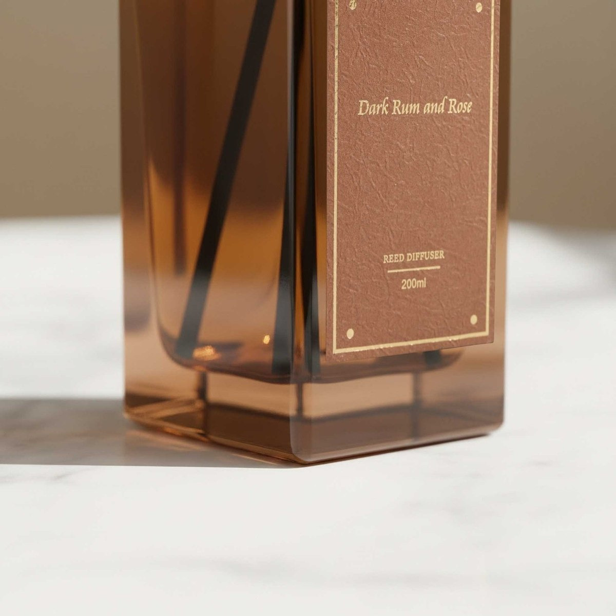 موزع عطور بالأعواد سنتليير رم داكن وورد من نوفوري - 200 مل-hbxbedroom-homefragrance-diffusers-image-4