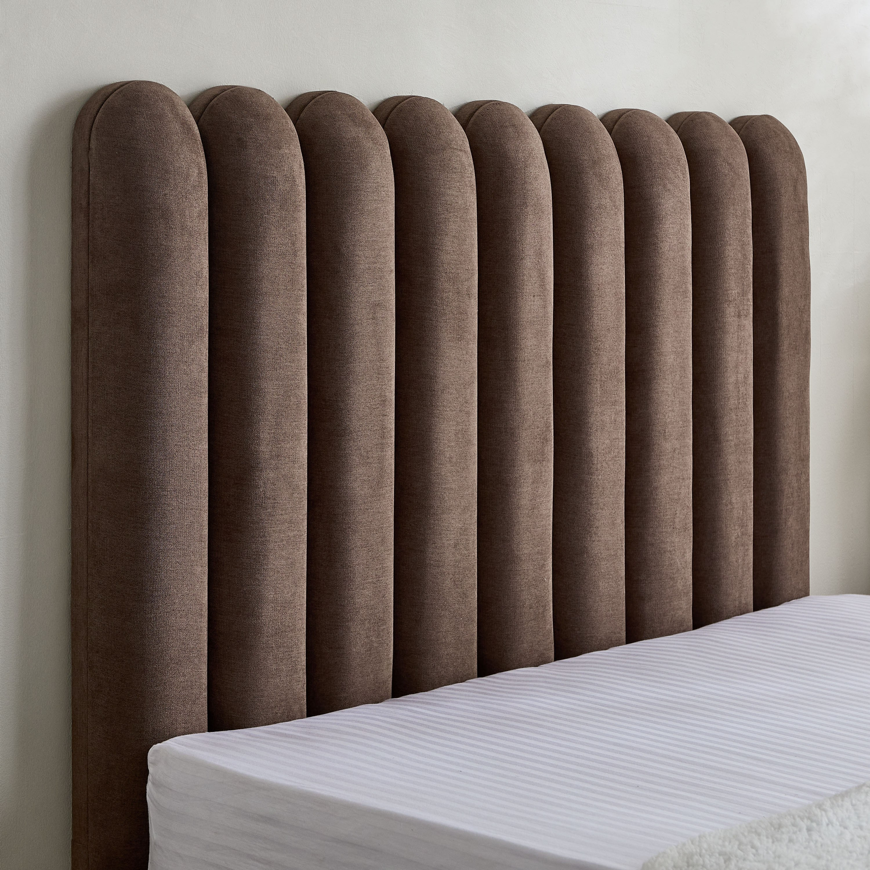 Curvy Haze Upholstered Queen Bed - 140x200 cm-hbxbedroom-bedsandbedsets-beds-queen-image-4