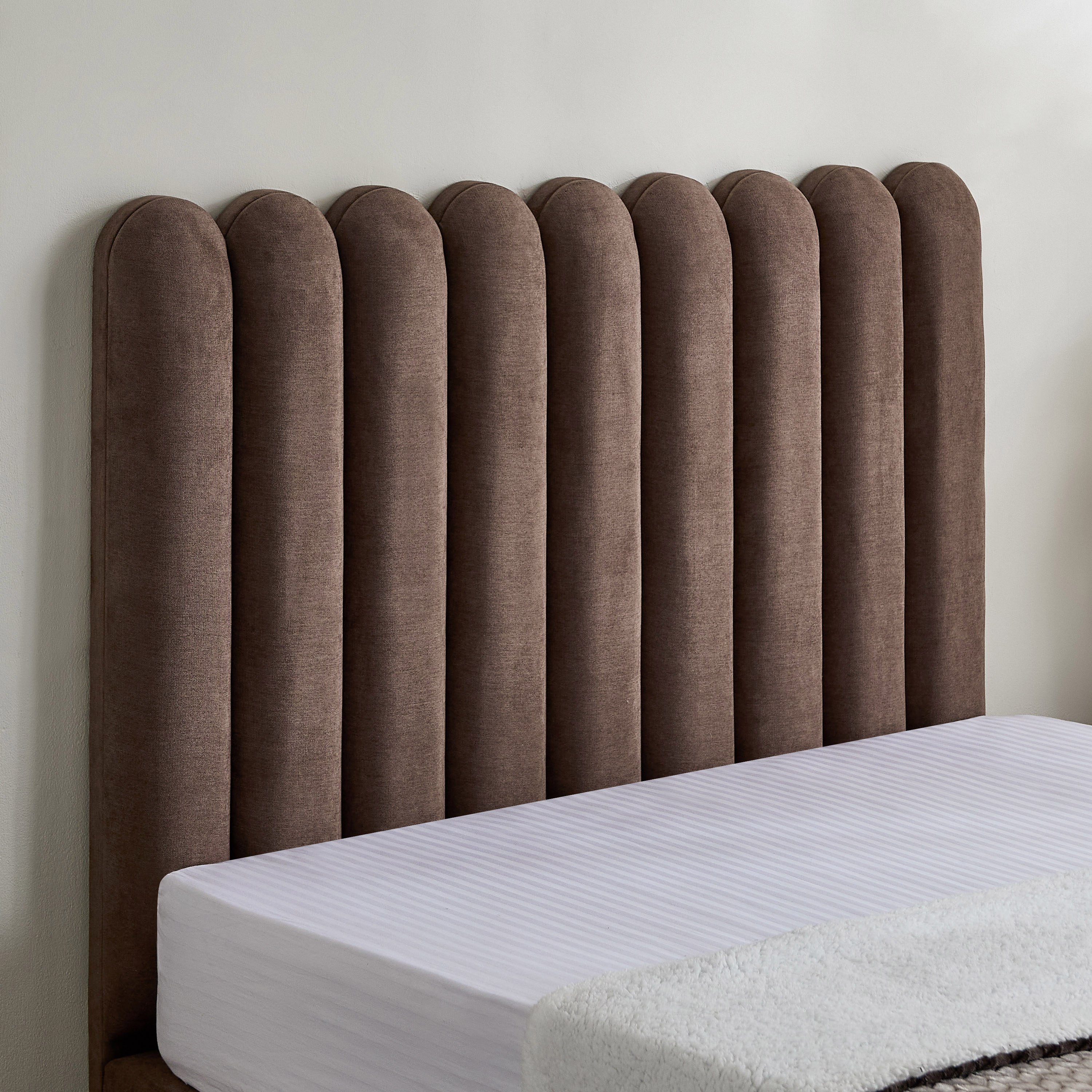 Curvy Haze Upholstered Queen Bed - 160x200 cm-hbxbedroom-bedsandbedsets-beds-queen-image-3