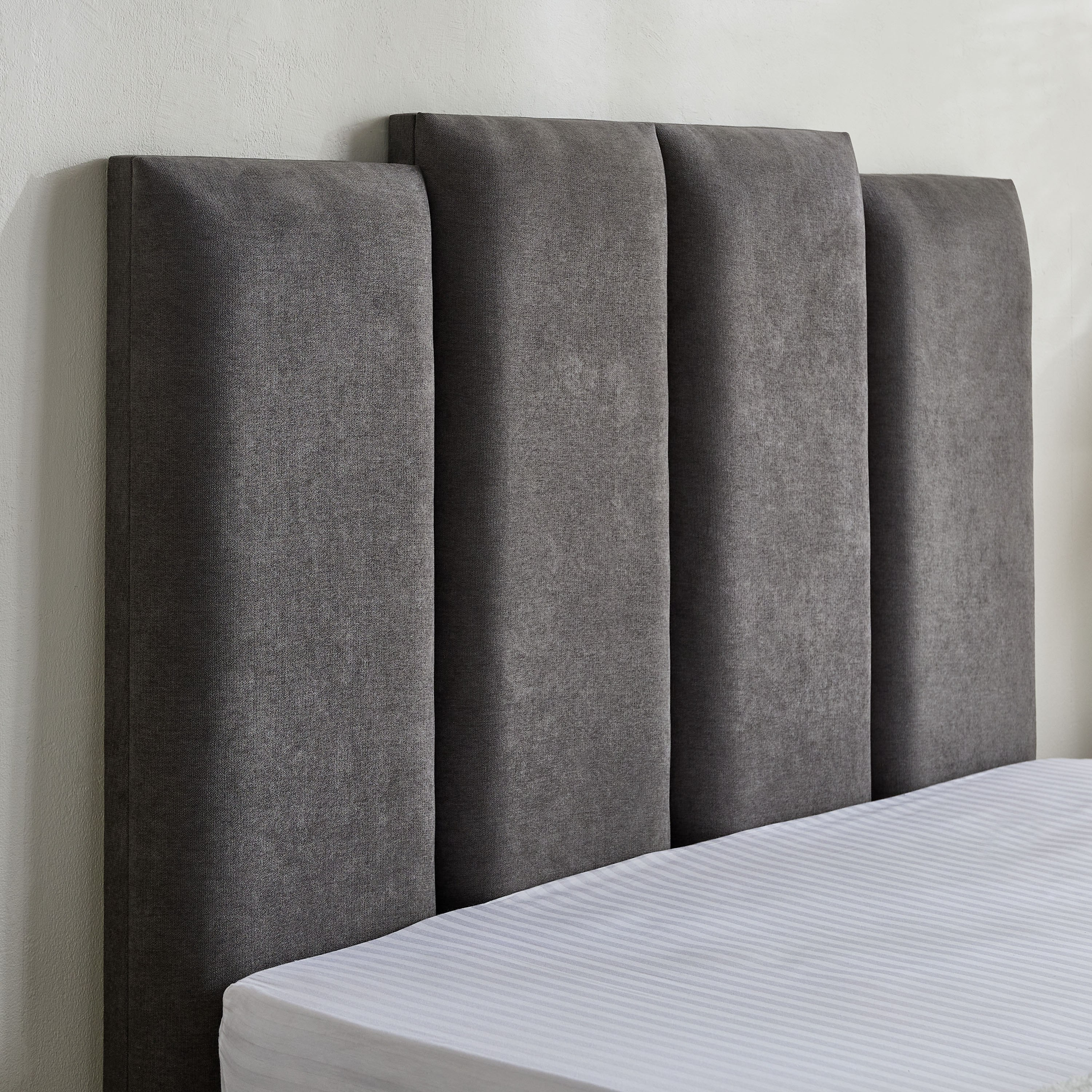 Curvy Riston Upholstered Queen Bed - 140x200 cm-hbxbedroom-bedsandbedsets-beds-queen-image-4
