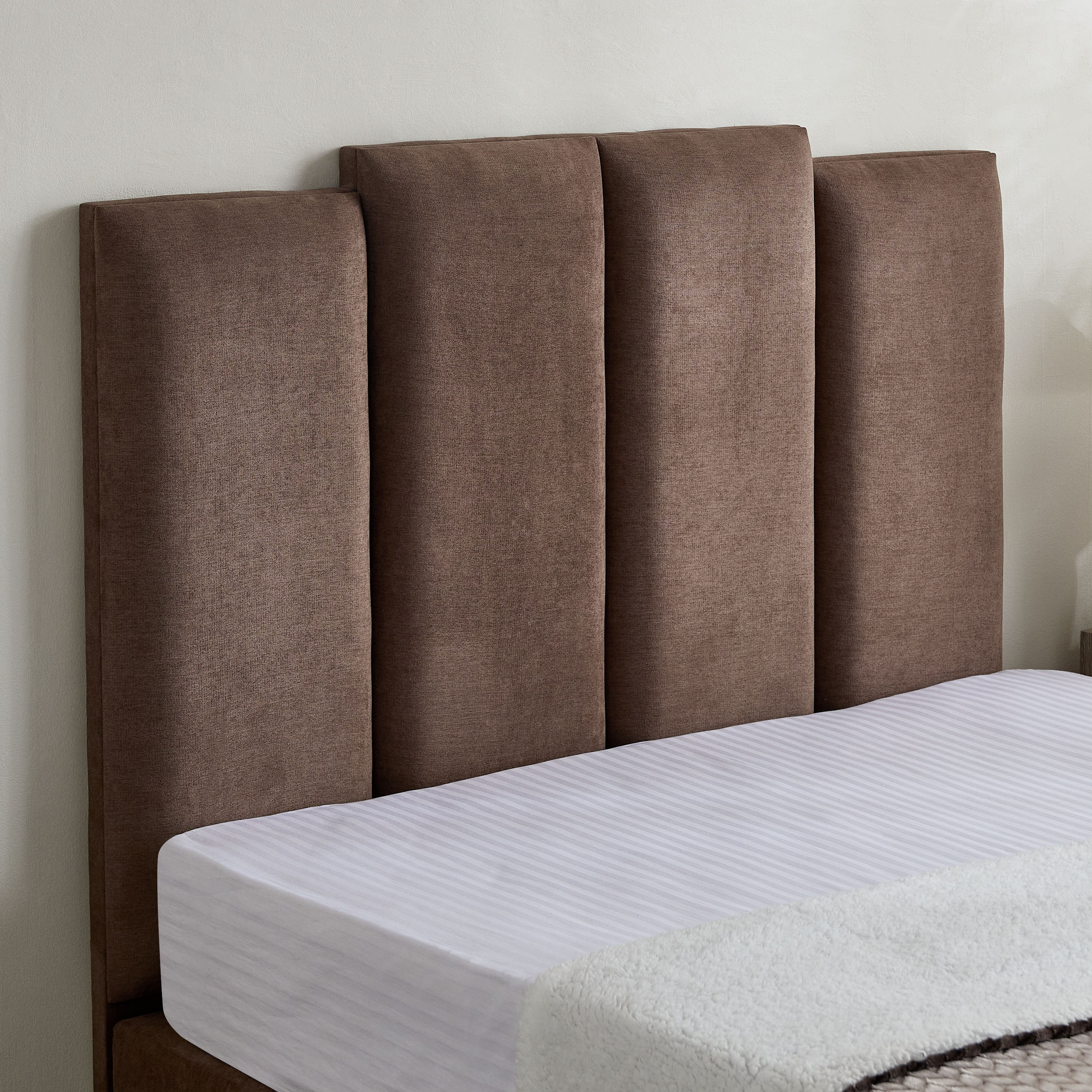 Curvy Riston Upholstered Queen Bed - 160x200 cm-hbxbedroom-bedsandbedsets-beds-queen-image-3