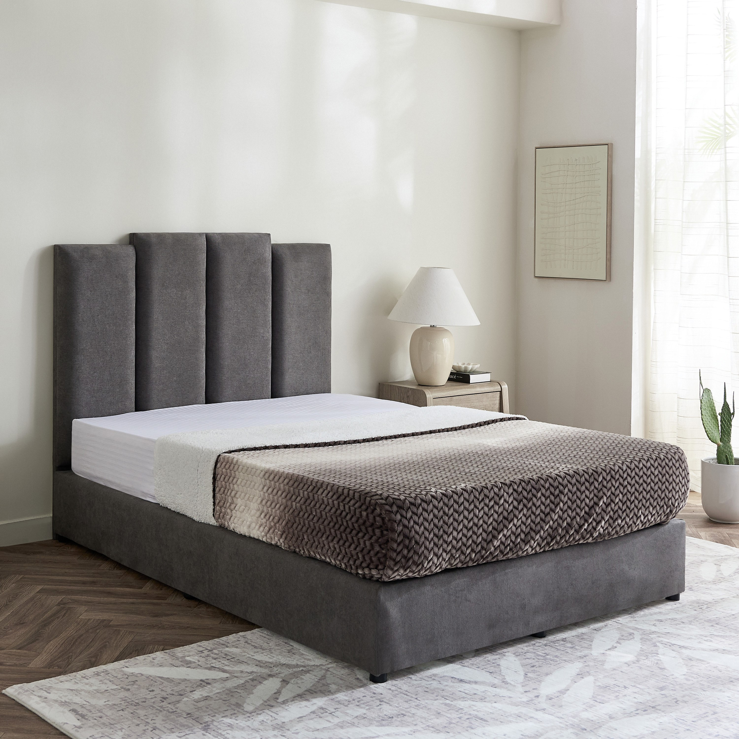 Curvy Riston Upholstered Queen Bed - 160x200 cm-hbxbedroom-bedsandbedsets-beds-queen-image-1