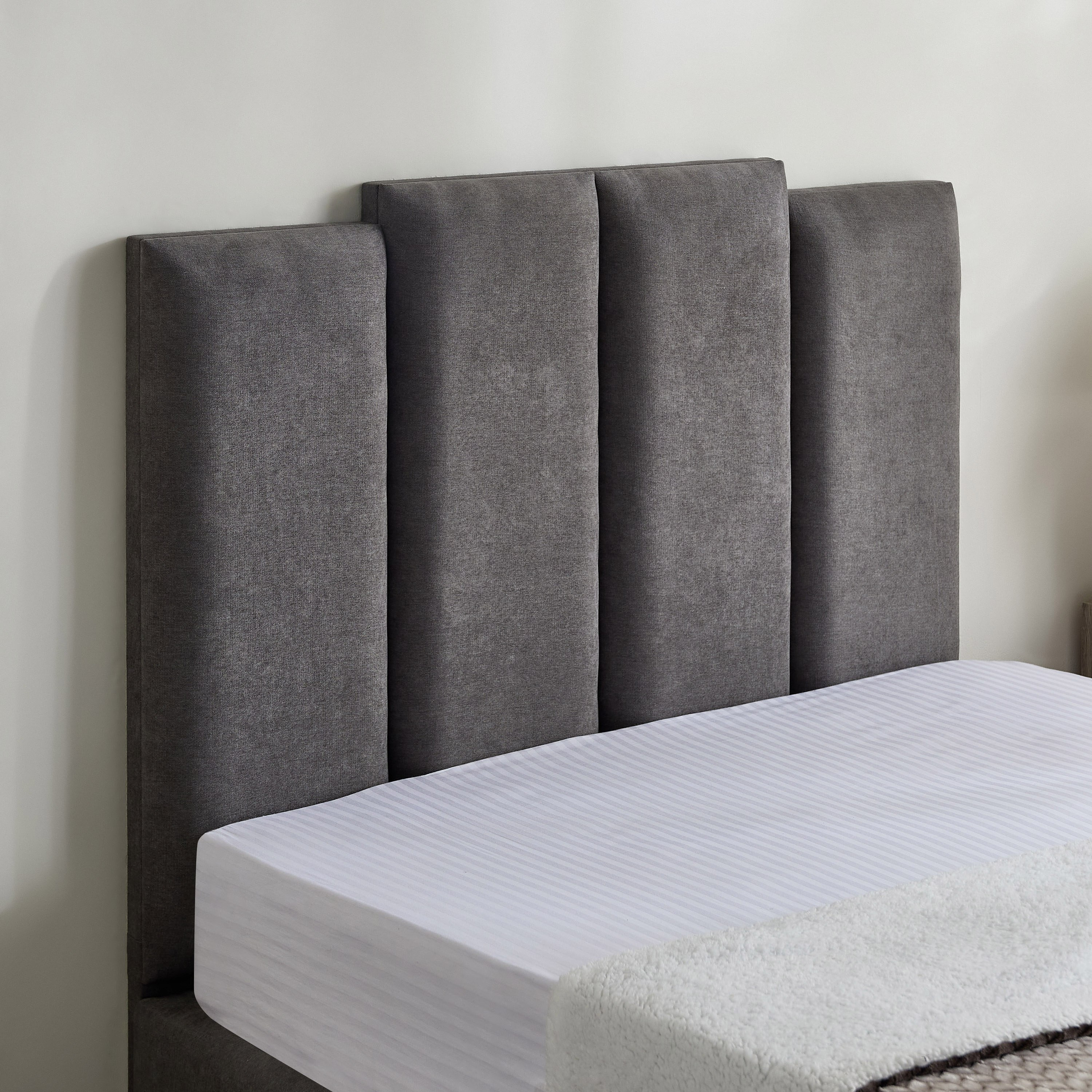 Curvy Riston Upholstered Queen Bed - 160x200 cm-hbxbedroom-bedsandbedsets-beds-queen-image-3