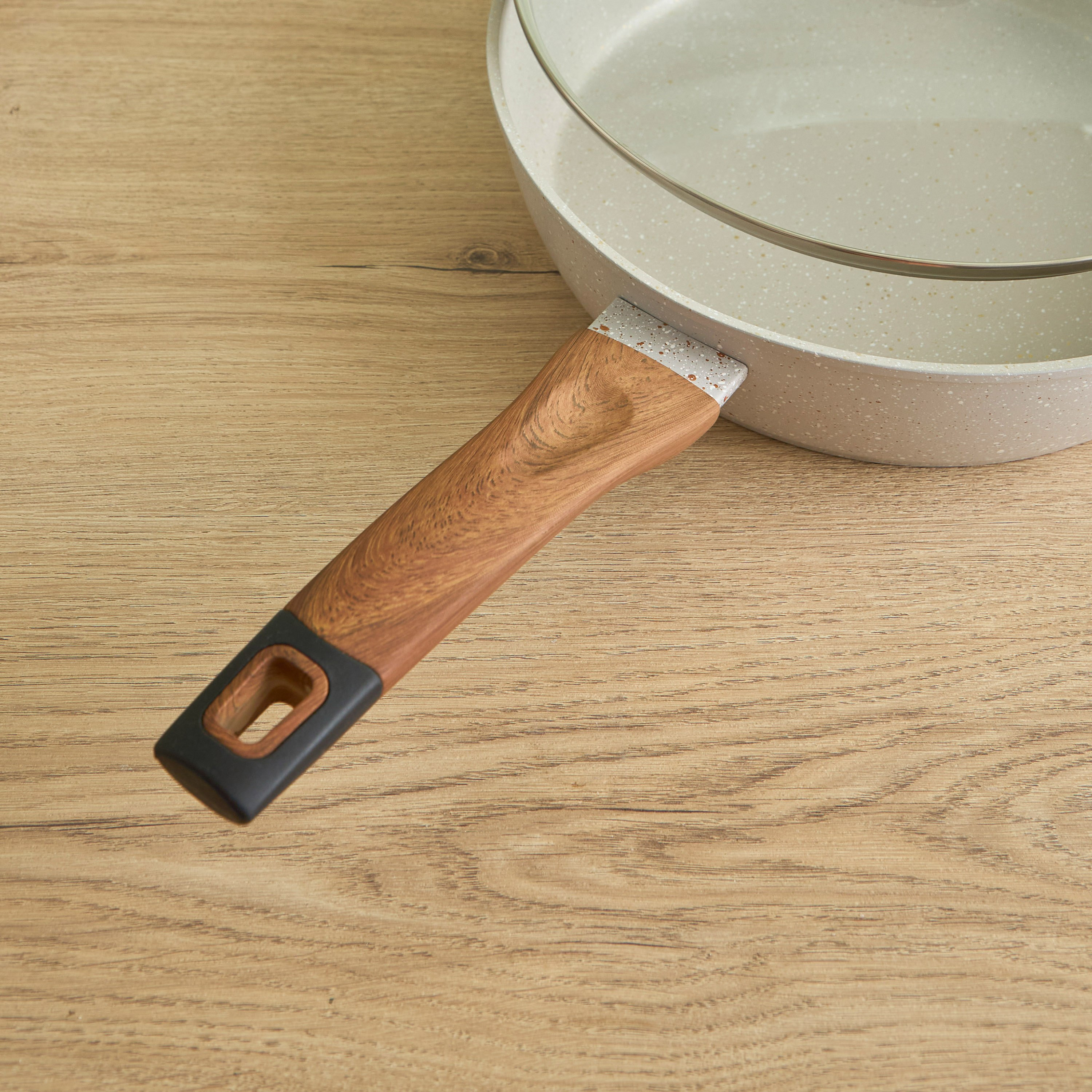 مقلاة عميقة مطروقة بقاعدة حث مع غطاء من لا ناتورا - 28 سم-hbxkitchen-kitchenware-foodpreparation-image-7