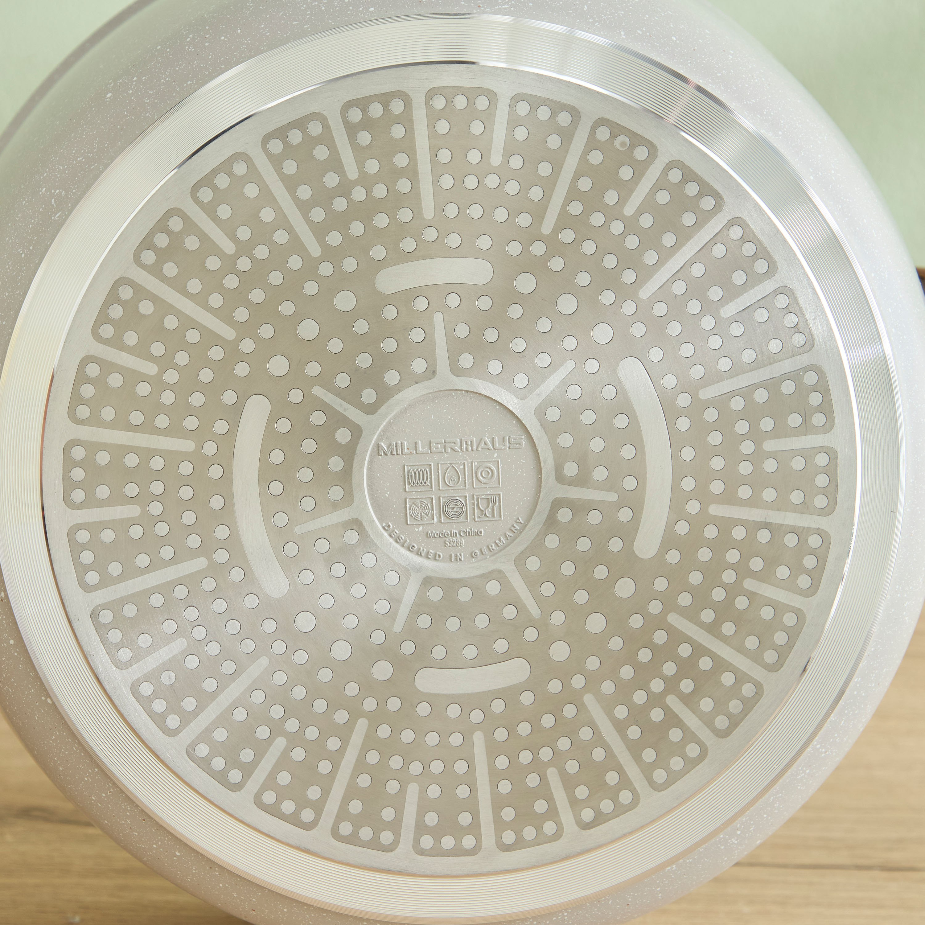 مقلاة عميقة مطروقة بقاعدة حث مع غطاء من لا ناتورا - 28 سم-hbxkitchen-kitchenware-foodpreparation-image-8