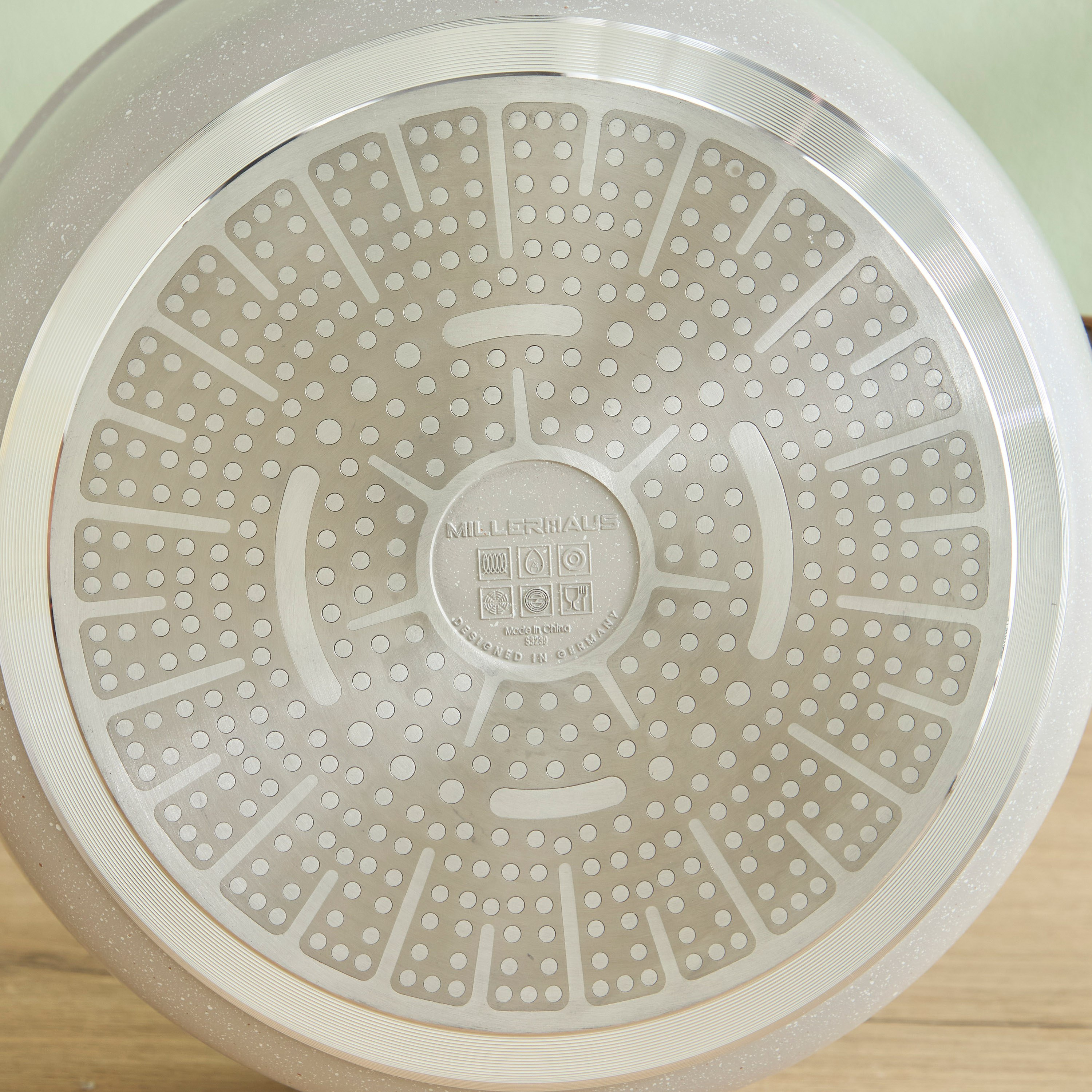 La Natura Deep Induction Casserole with Lid - 30 cm-hbxhomeware-hbxkitchen-image-9