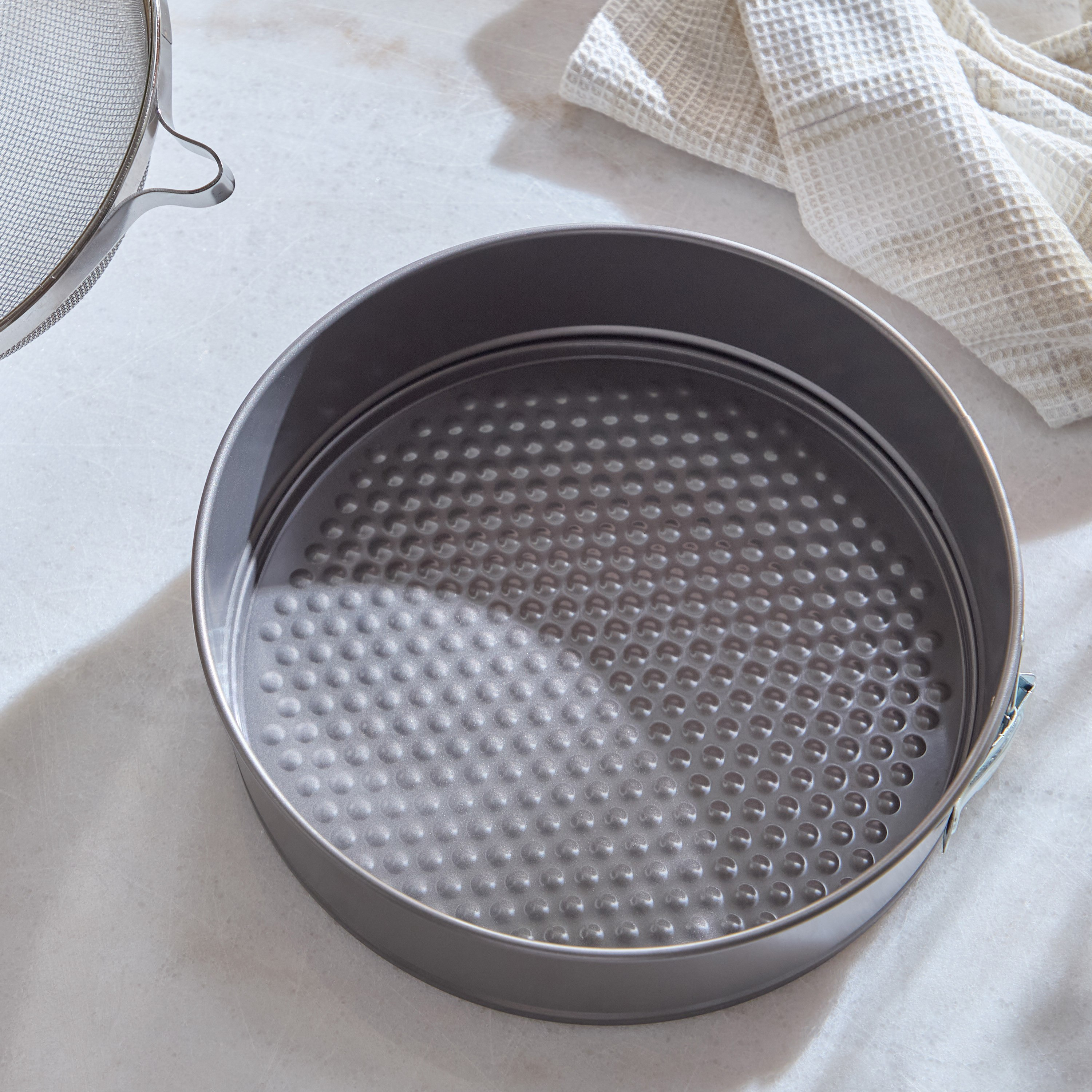 صينية خبز مستديرة بمشبك من باكيولوجي - 24 سم-hbxkitchen-bakeware-image-8