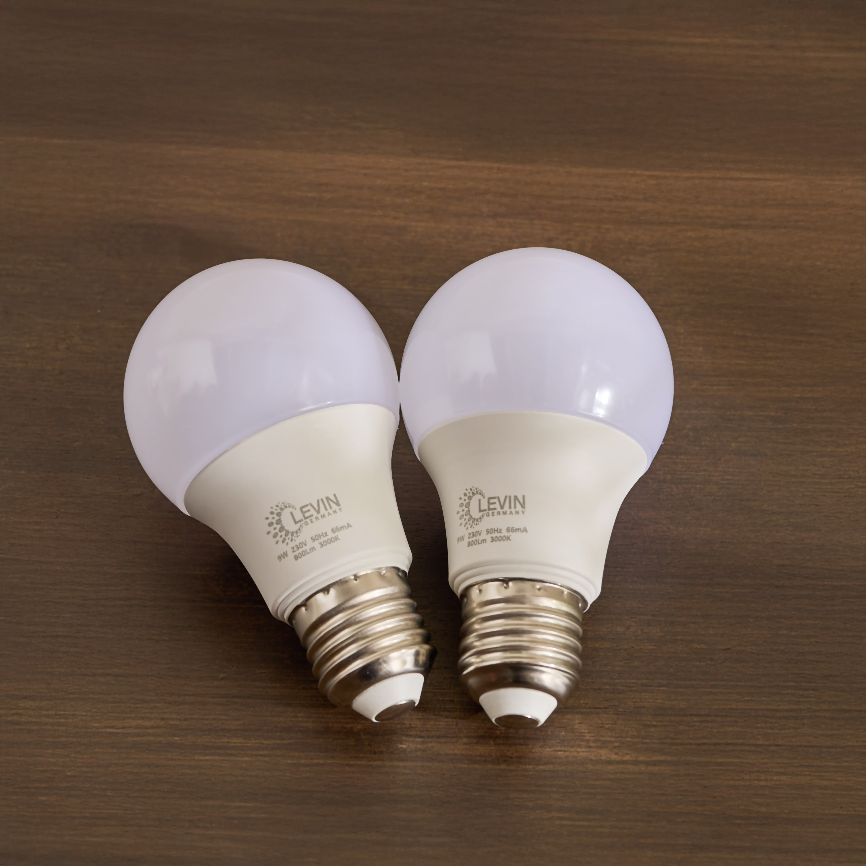 مصباح ليد بقدرة 9 واط بقاعدة E27 بضوء دافئ 3000 كلفن من ليفين - طقم من قطعتين-hbxhomeware-hbxlivingroom-image-1