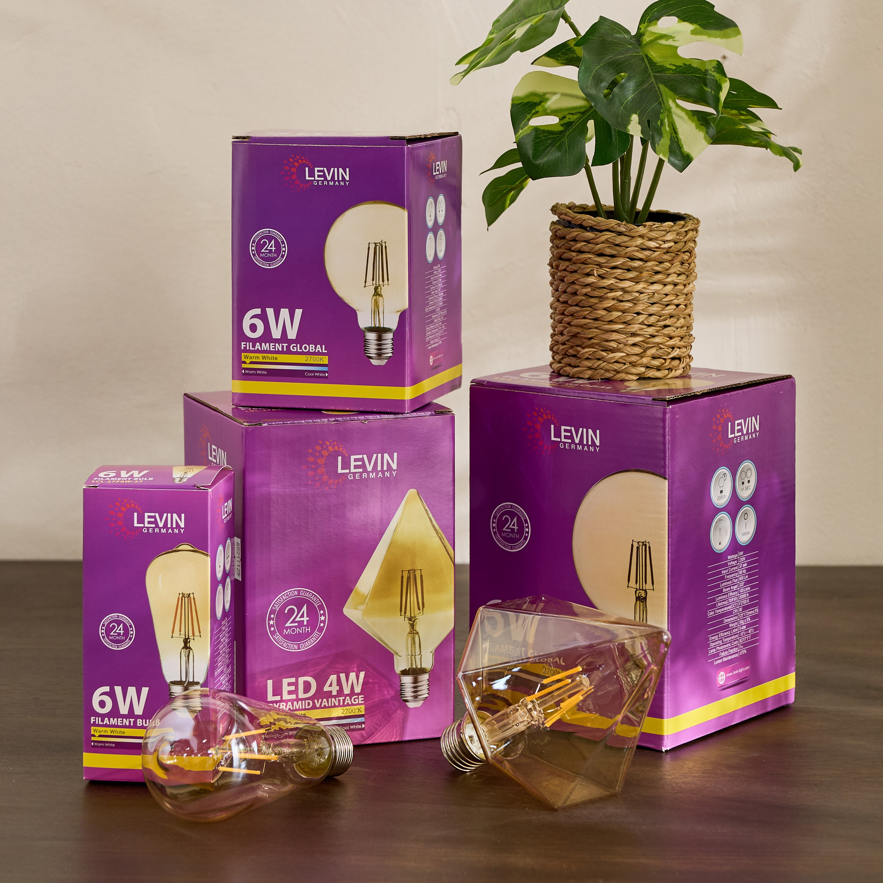 مصباح ليد فليمنت بشكل كرة G125 بزجاج كهرماني بقدرة 6 واط-hbxhomeware-hbxlivingroom-image-4